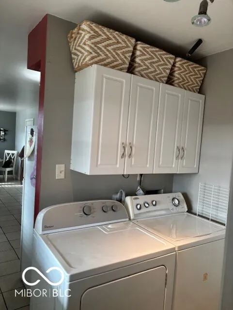 Columbus, Indiana 47203, United States, 3 Bedrooms Bedrooms, ,1 BathroomBathrooms,Residential,Pending,5616