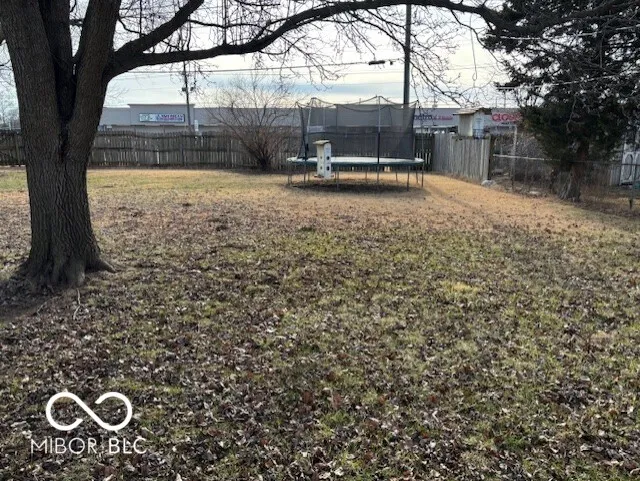 Columbus, Indiana 47203, United States, 3 Bedrooms Bedrooms, ,1 BathroomBathrooms,Residential,Pending,5616