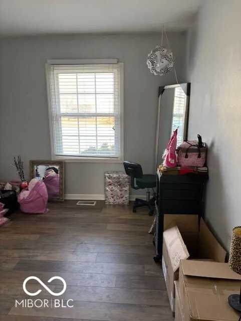 Columbus, Indiana 47203, United States, 3 Bedrooms Bedrooms, ,1 BathroomBathrooms,Residential,Pending,5616