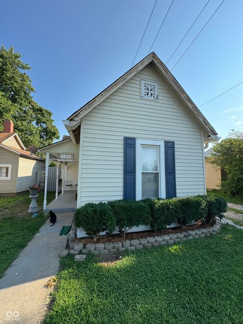 Photo of 539 W Pike Street W, Martinsville, IN 46151 (MLS # 22057091)