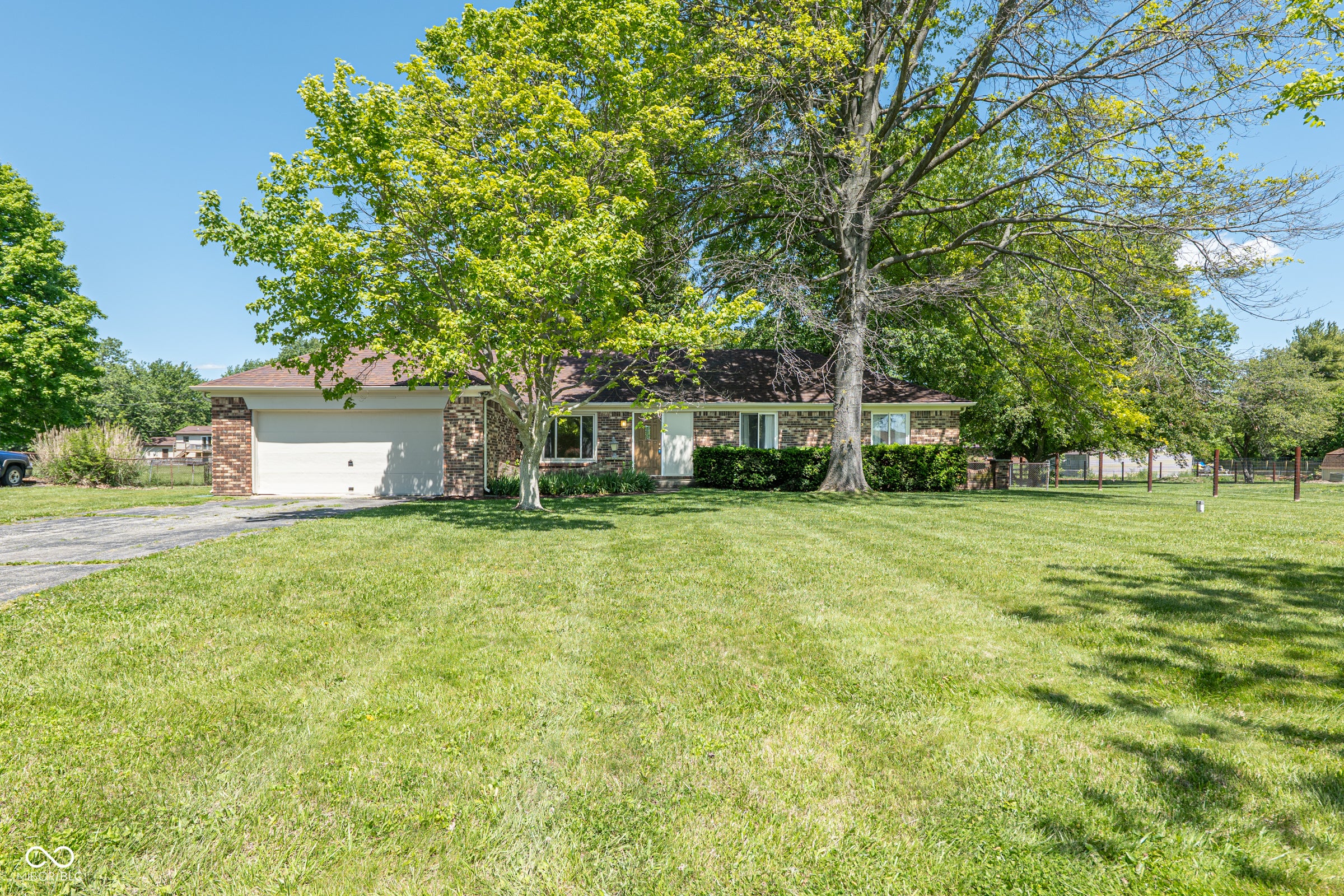 Photo 1 of 25 — 1405 Maria Lane, Avon, IN 46123