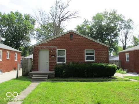 Photo of 405 S Sheridan Avenue, Indianapolis, IN 46219 (MLS # 22083158)