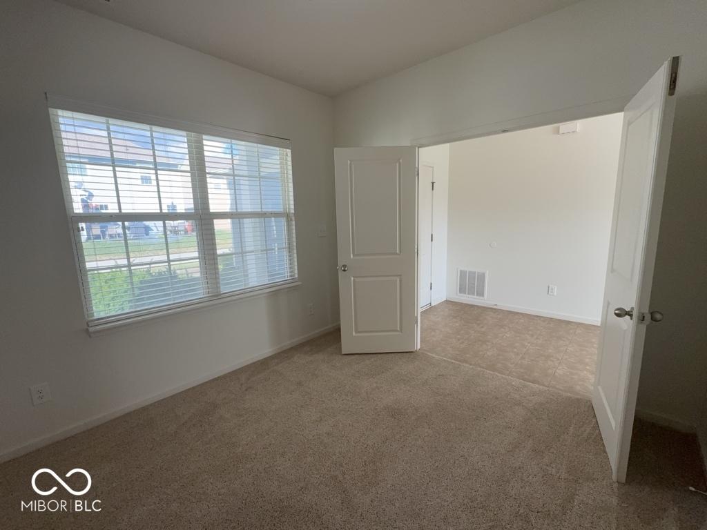 5860 Crowley Parkway