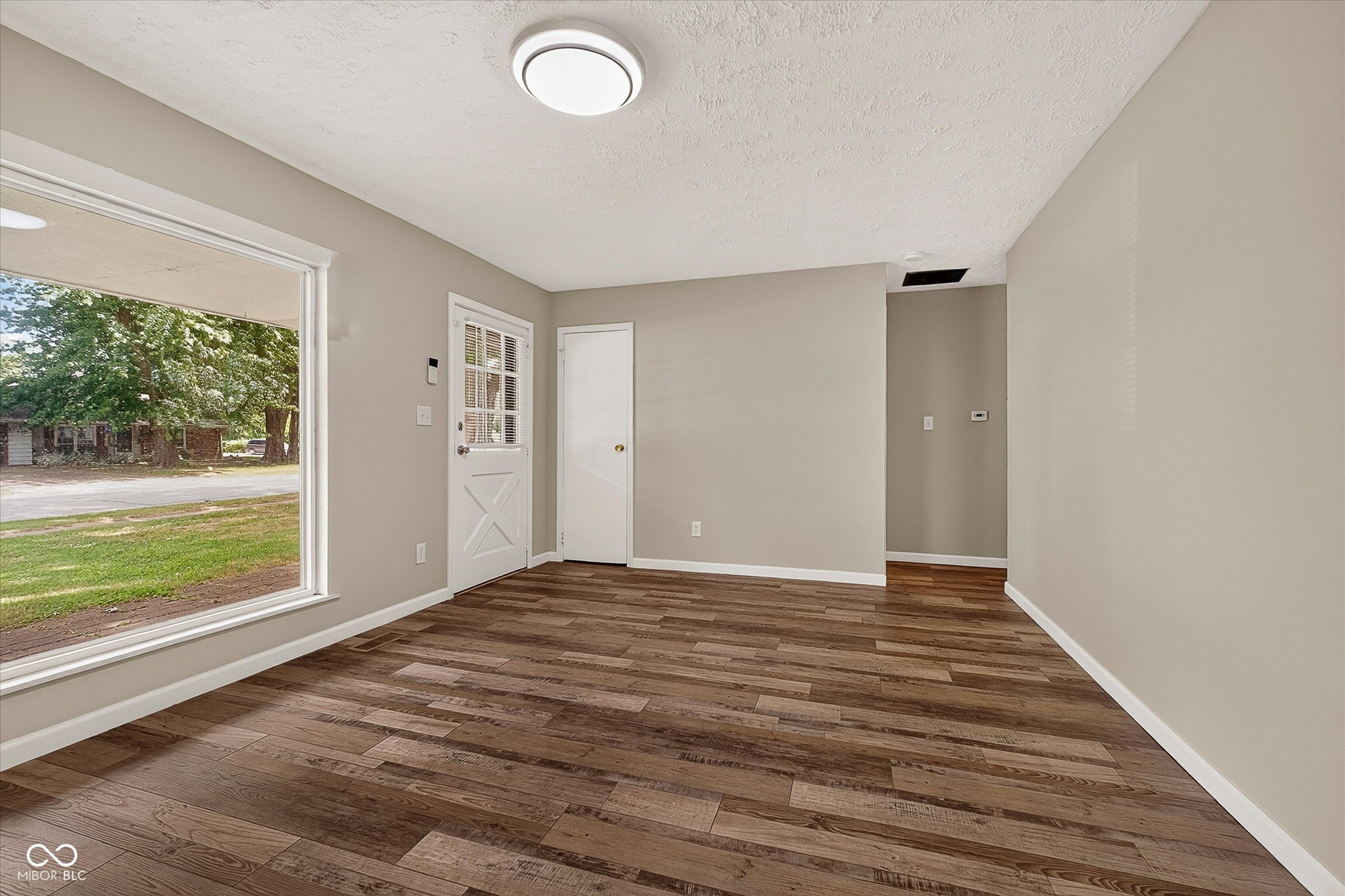 1112 Walton Drive