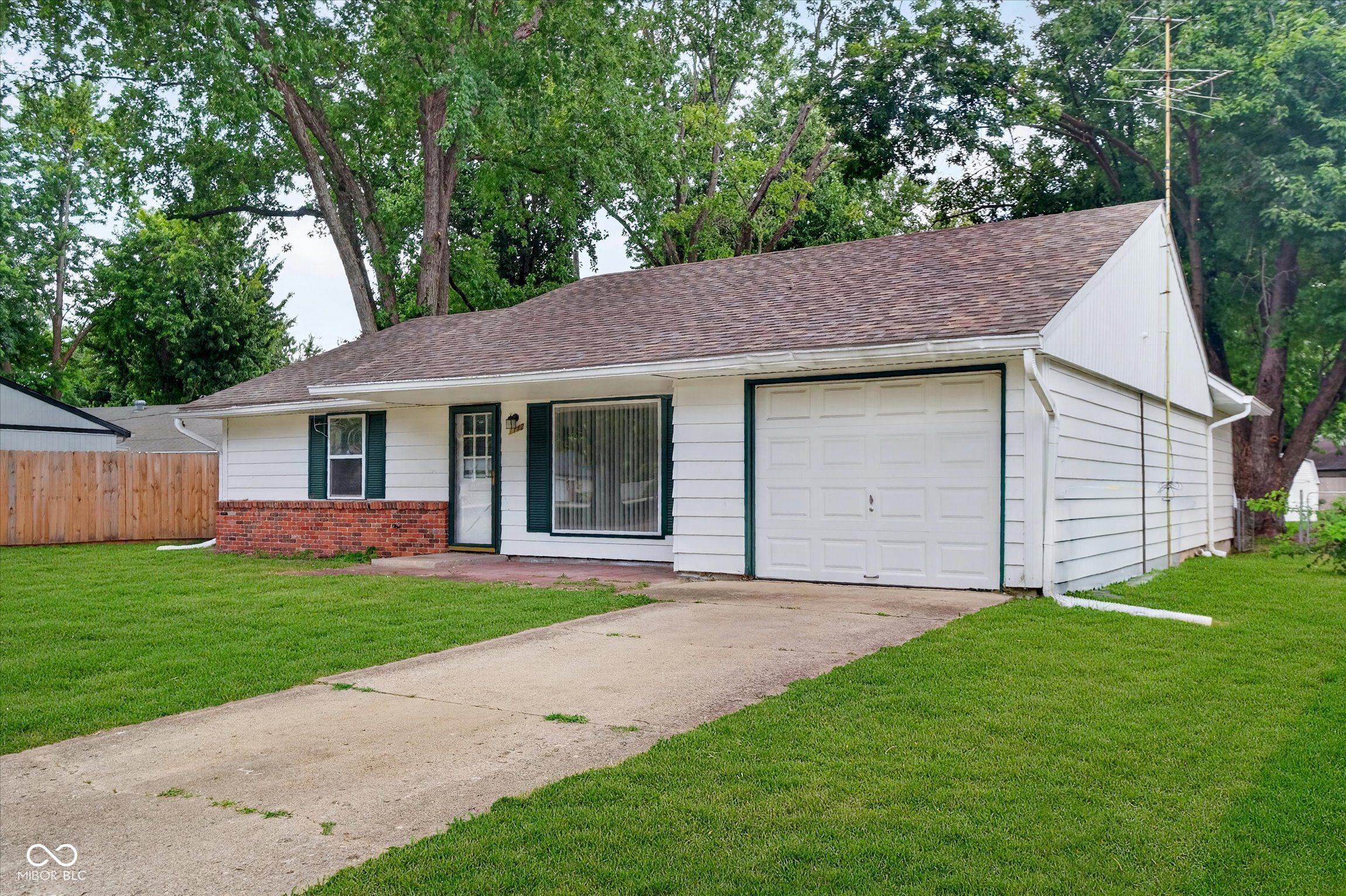 1112 Walton Drive