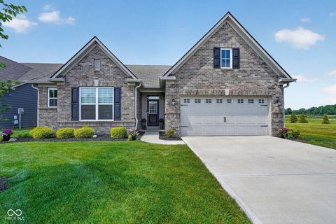 Photo of 20258 Willenhall Court, Westfield, IN 46074 (MLS # 22108841)