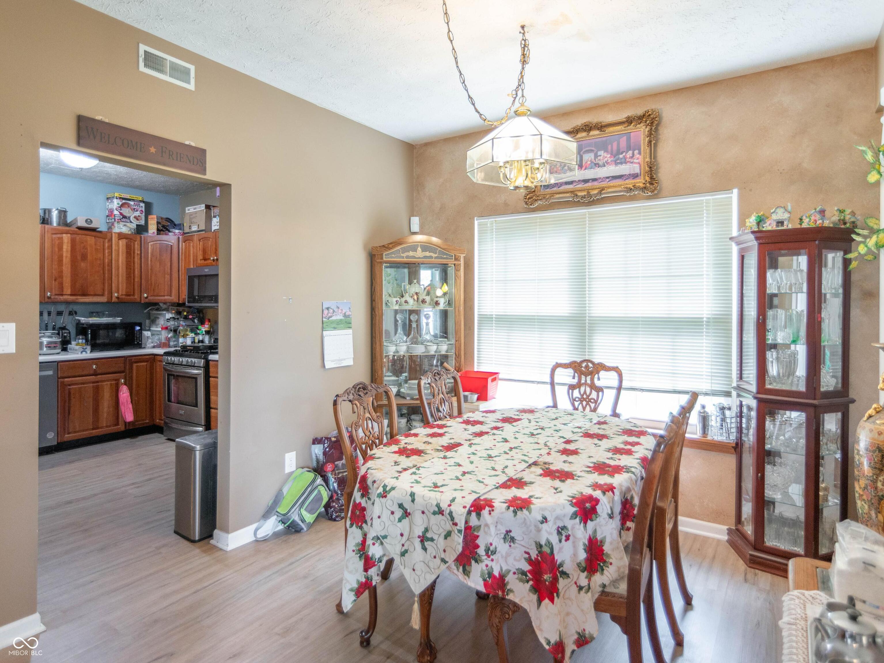 8232 Cardinal Court