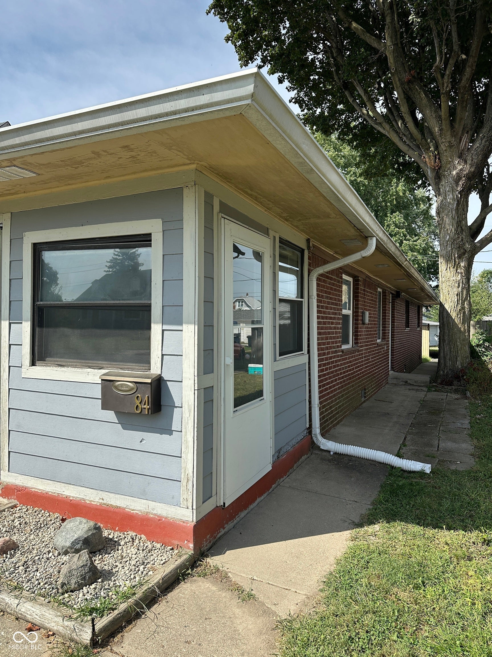 84 S 6th Avenue