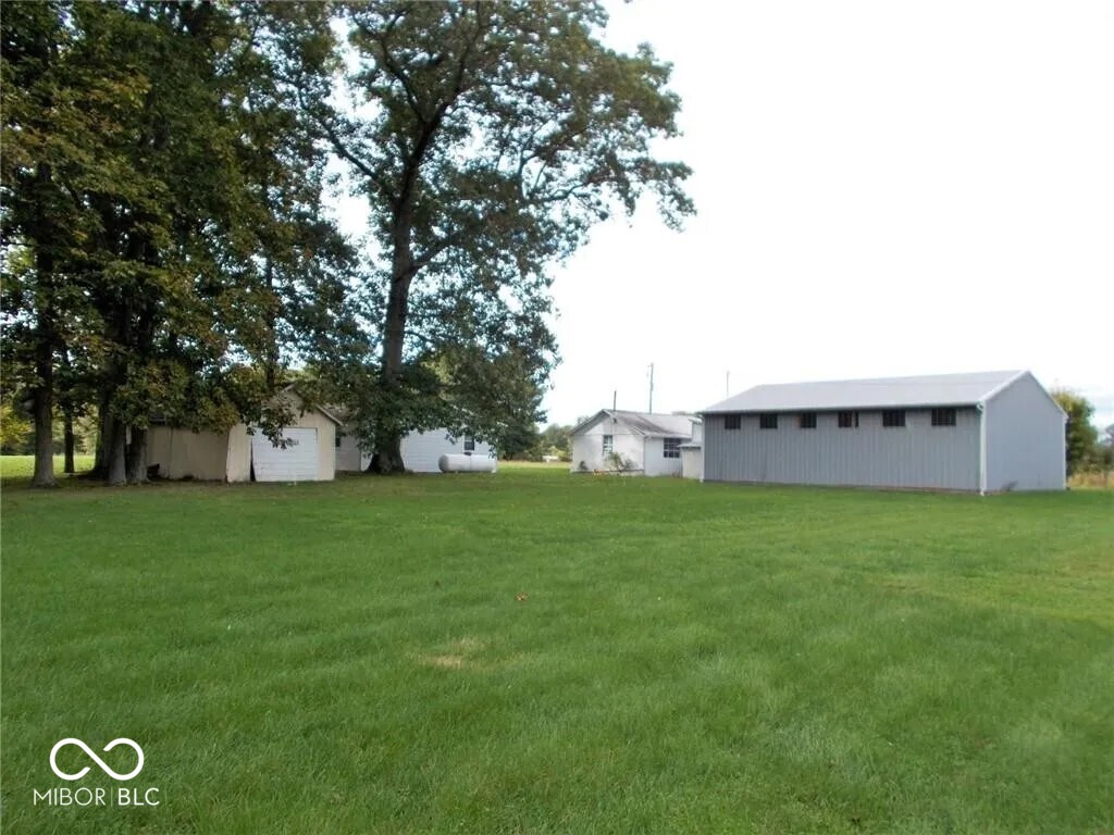 8000 N County Road 380 W