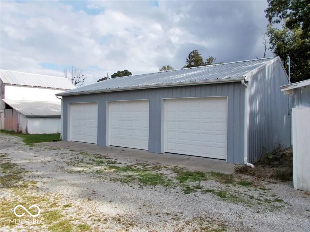 8000 N County Road 380 W