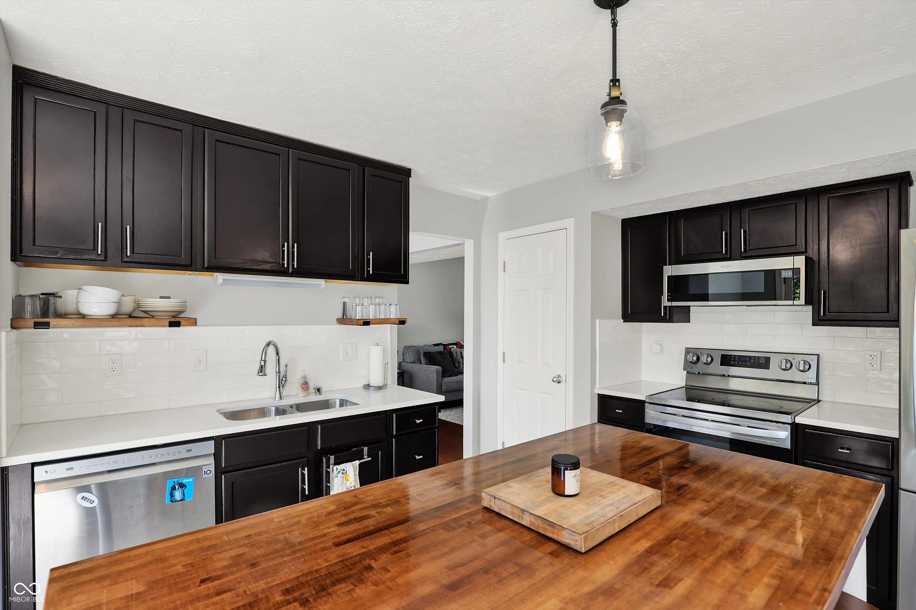 Indianapolis, Indiana 46254, United States, 3 Bedrooms Bedrooms, ,3 BathroomsBathrooms,Residential,Pending,132507