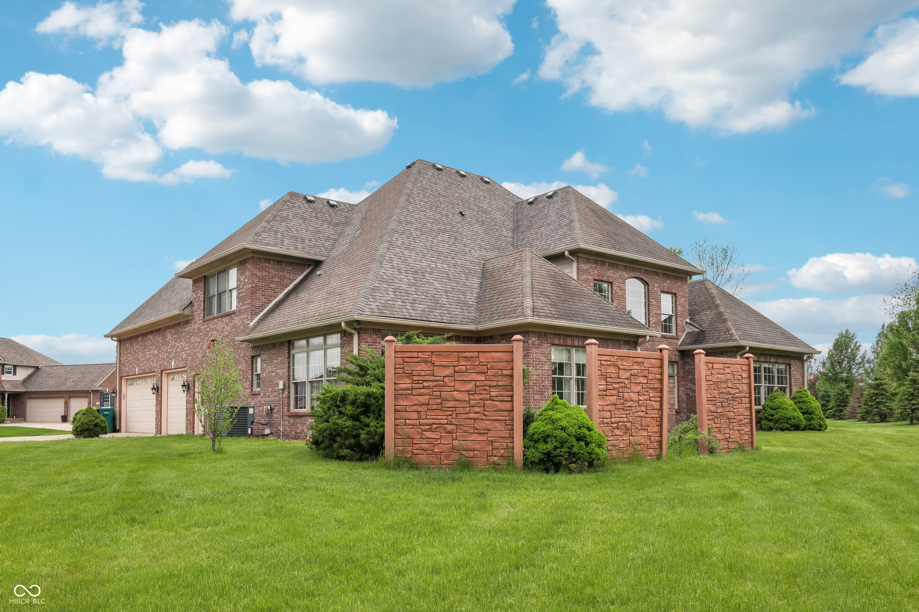 1038 White Oak Drive