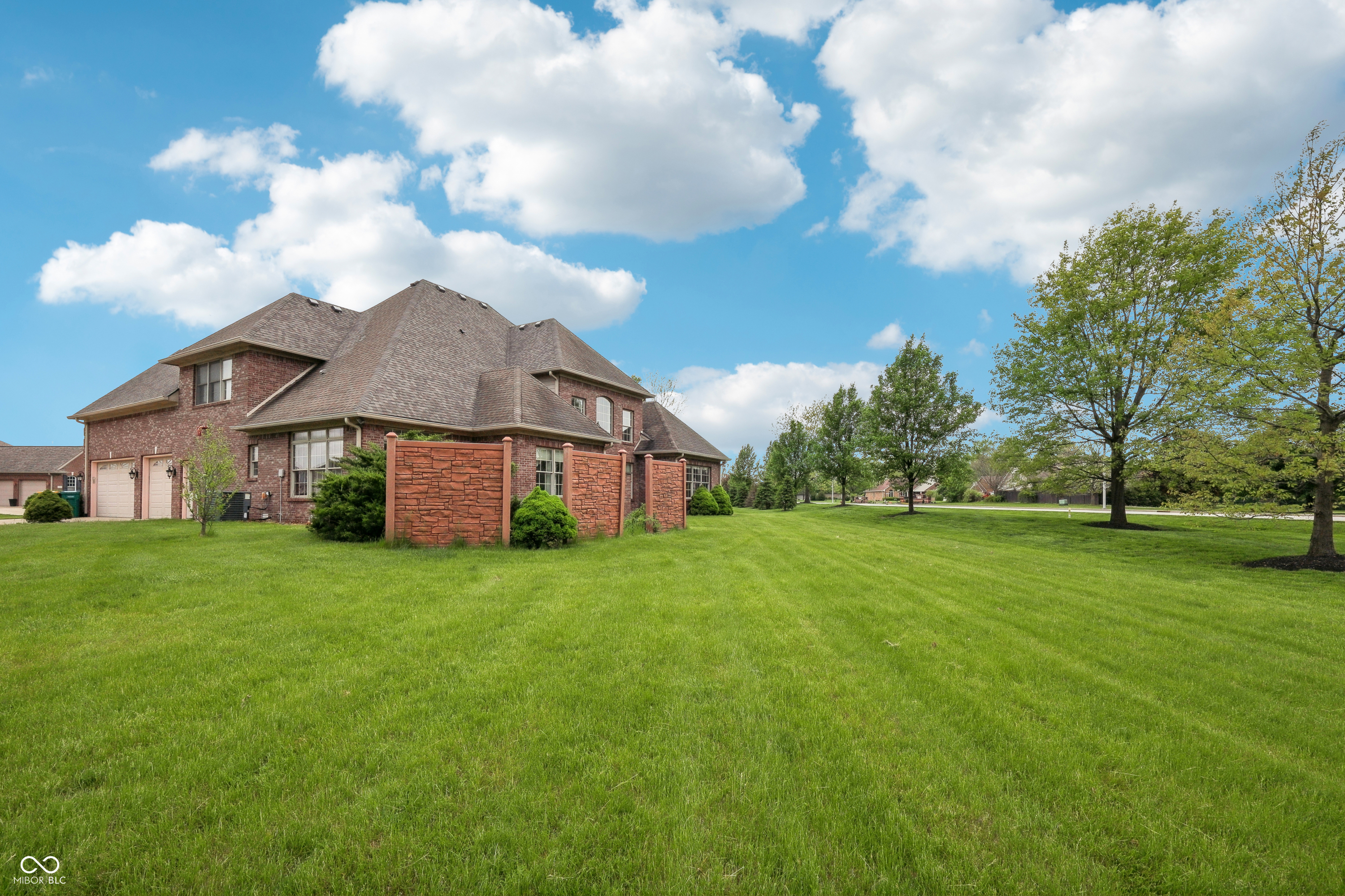 1038 White Oak Drive