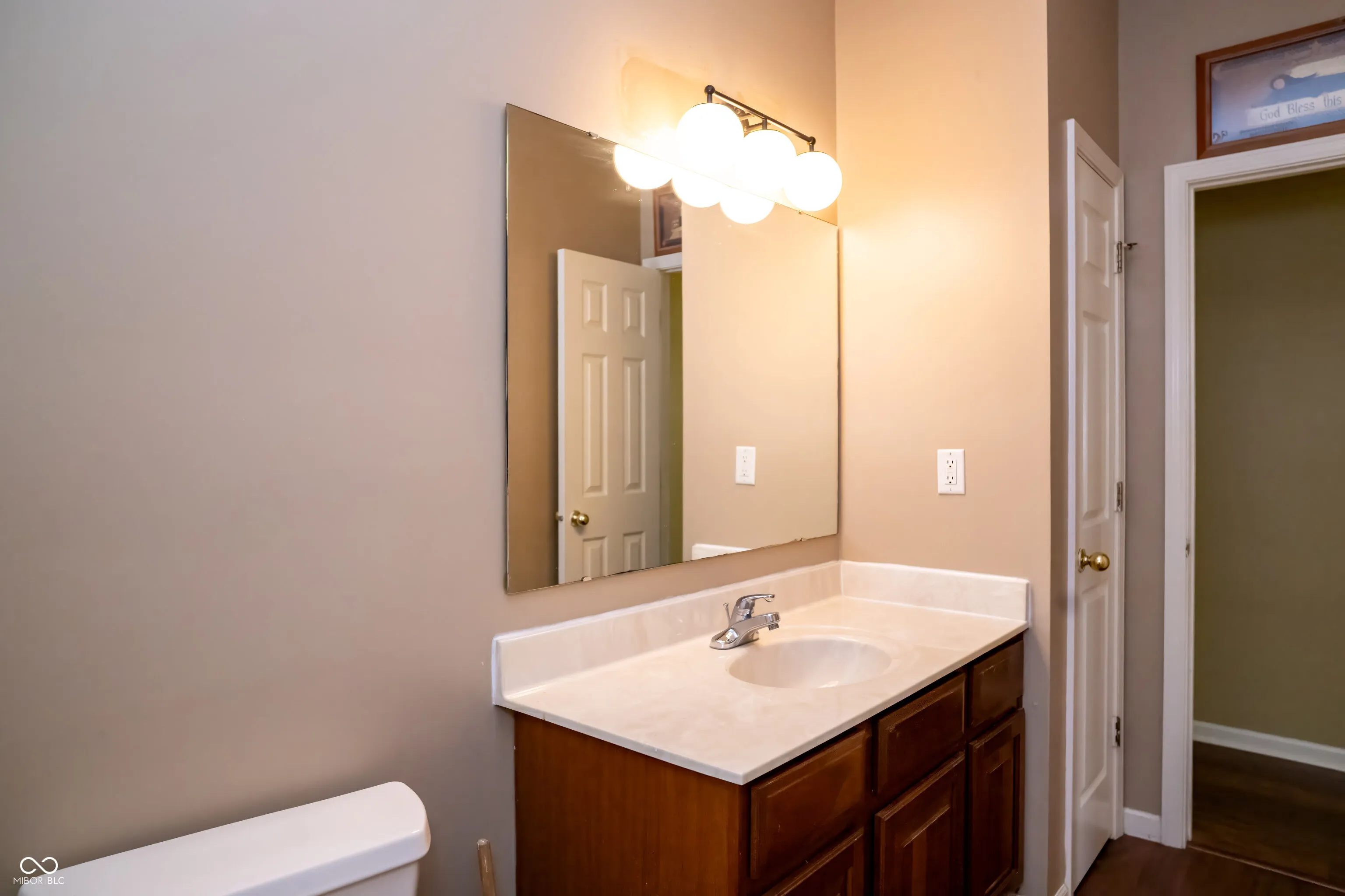 Indianapolis, Indiana 46221, United States, 3 Bedrooms Bedrooms, ,2 BathroomsBathrooms,Residential,Pending,34864