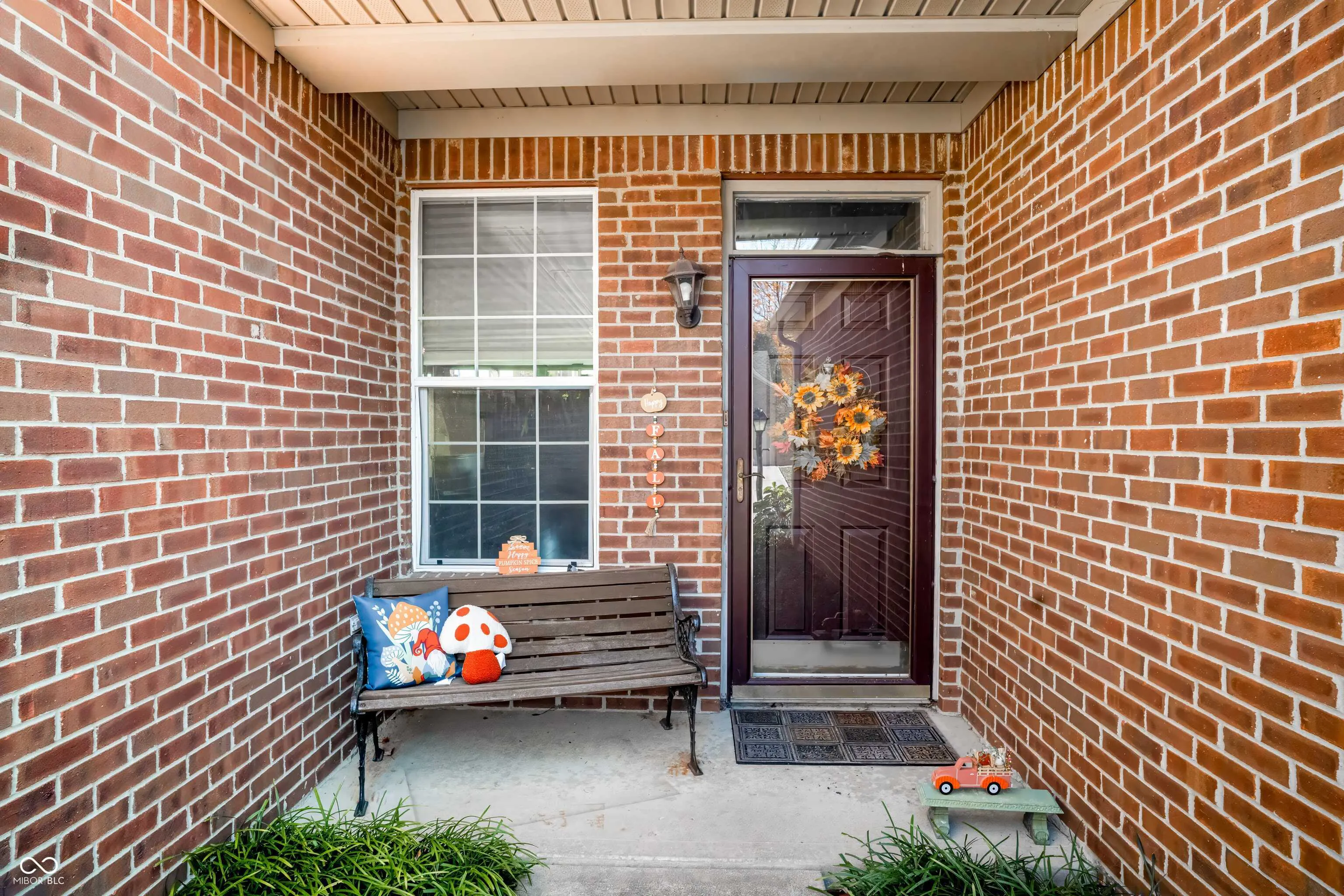 Indianapolis, Indiana 46221, United States, 3 Bedrooms Bedrooms, ,2 BathroomsBathrooms,Residential,Pending,34864