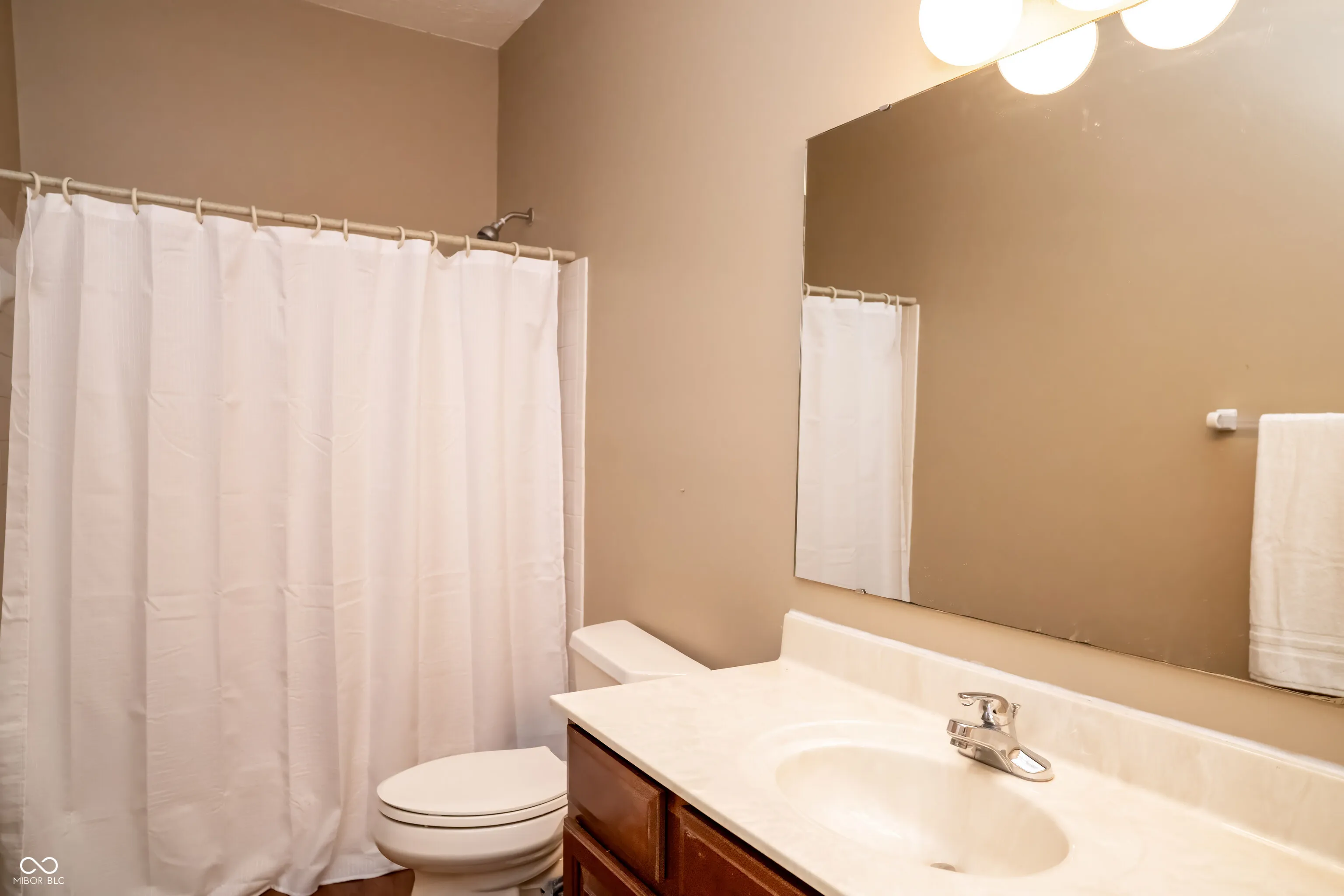 Indianapolis, Indiana 46221, United States, 3 Bedrooms Bedrooms, ,2 BathroomsBathrooms,Residential,Pending,34864