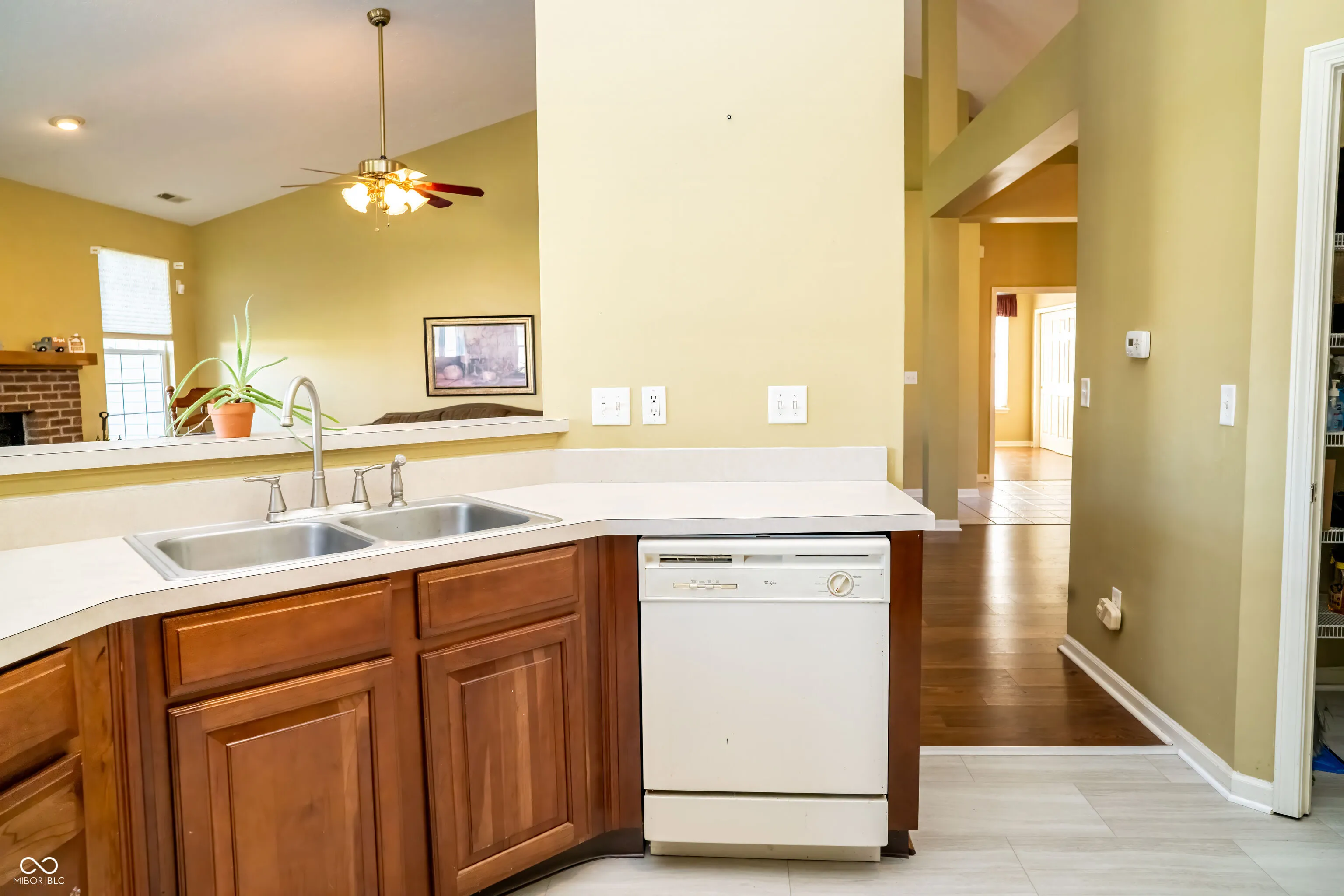 Indianapolis, Indiana 46221, United States, 3 Bedrooms Bedrooms, ,2 BathroomsBathrooms,Residential,Pending,34864