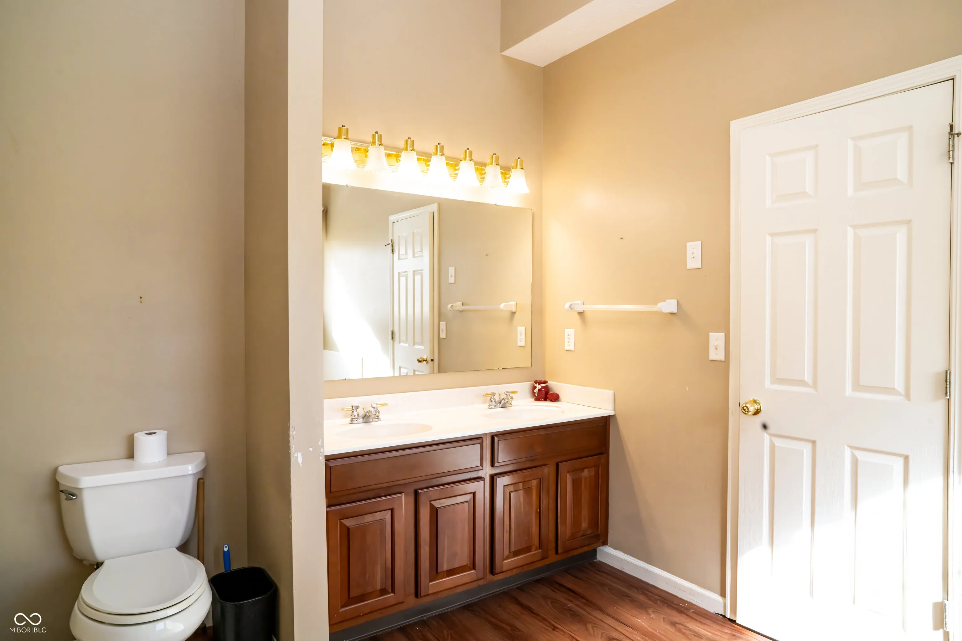 Indianapolis, Indiana 46221, United States, 3 Bedrooms Bedrooms, ,2 BathroomsBathrooms,Residential,Pending,34864