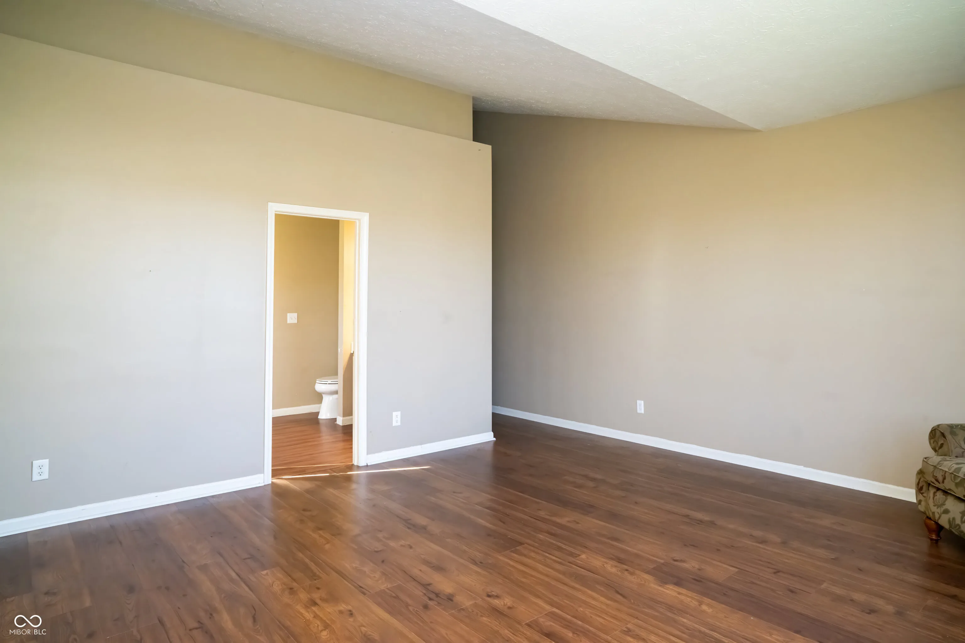 Indianapolis, Indiana 46221, United States, 3 Bedrooms Bedrooms, ,2 BathroomsBathrooms,Residential,Pending,34864