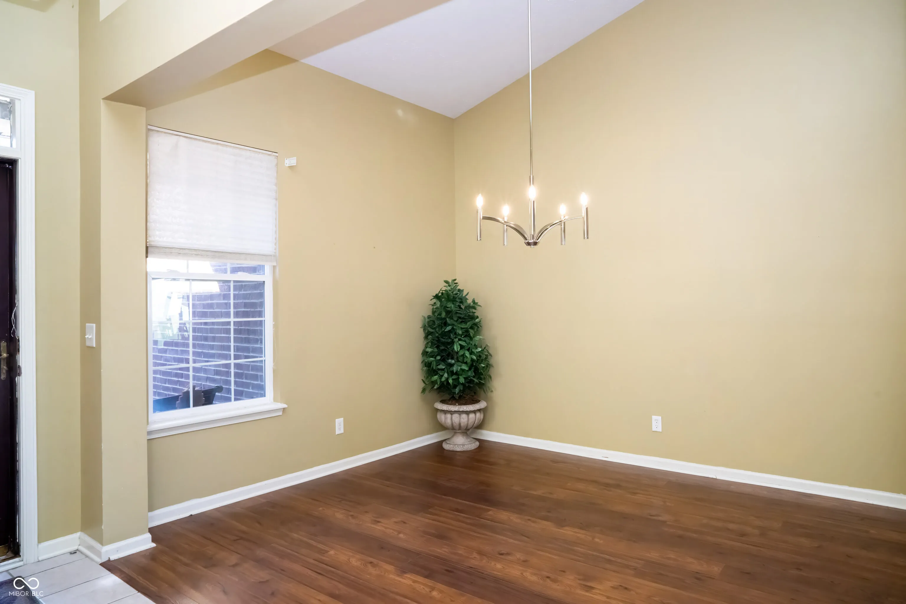 Indianapolis, Indiana 46221, United States, 3 Bedrooms Bedrooms, ,2 BathroomsBathrooms,Residential,Pending,34864