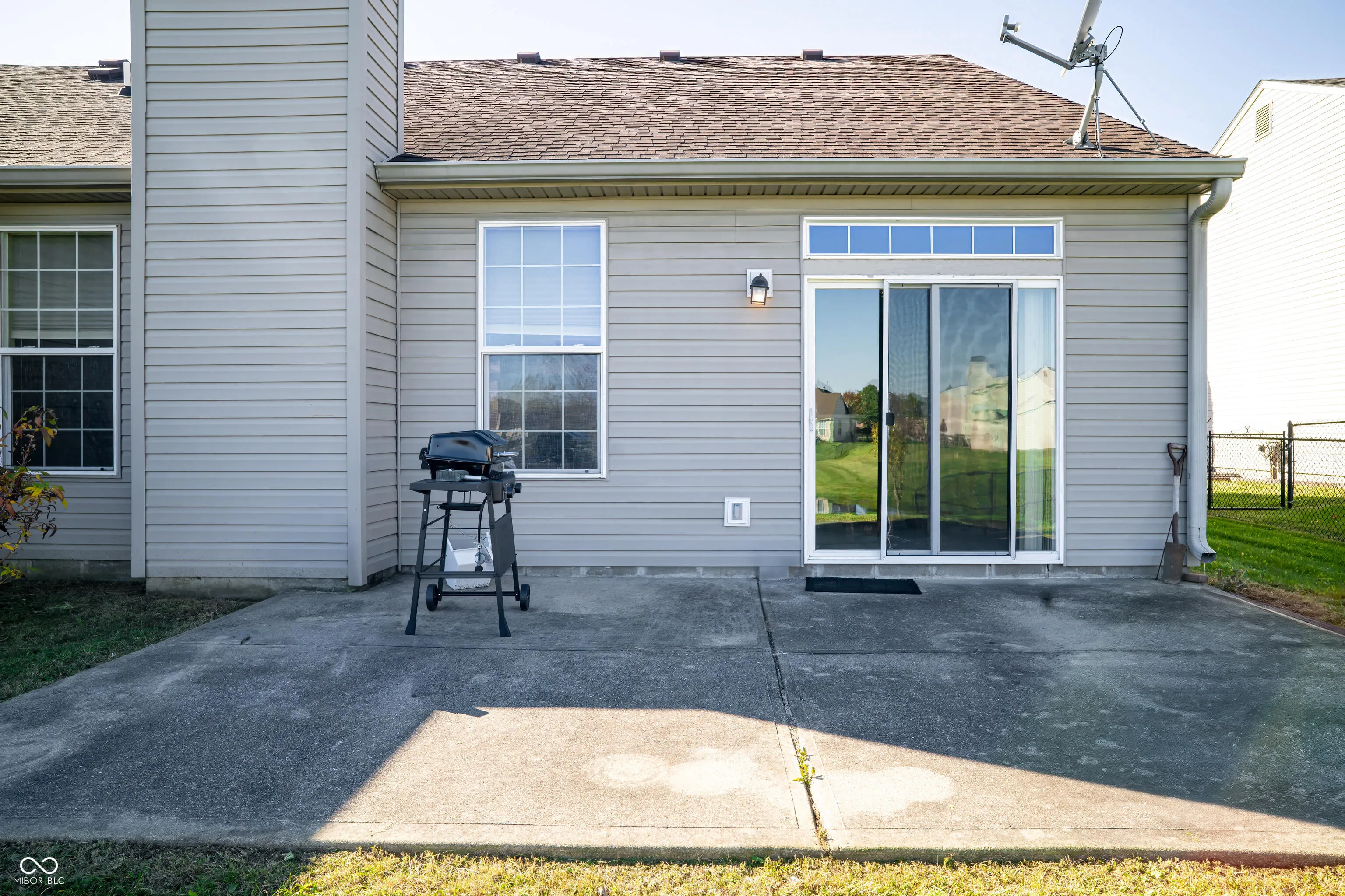 Indianapolis, Indiana 46221, United States, 3 Bedrooms Bedrooms, ,2 BathroomsBathrooms,Residential,Pending,34864