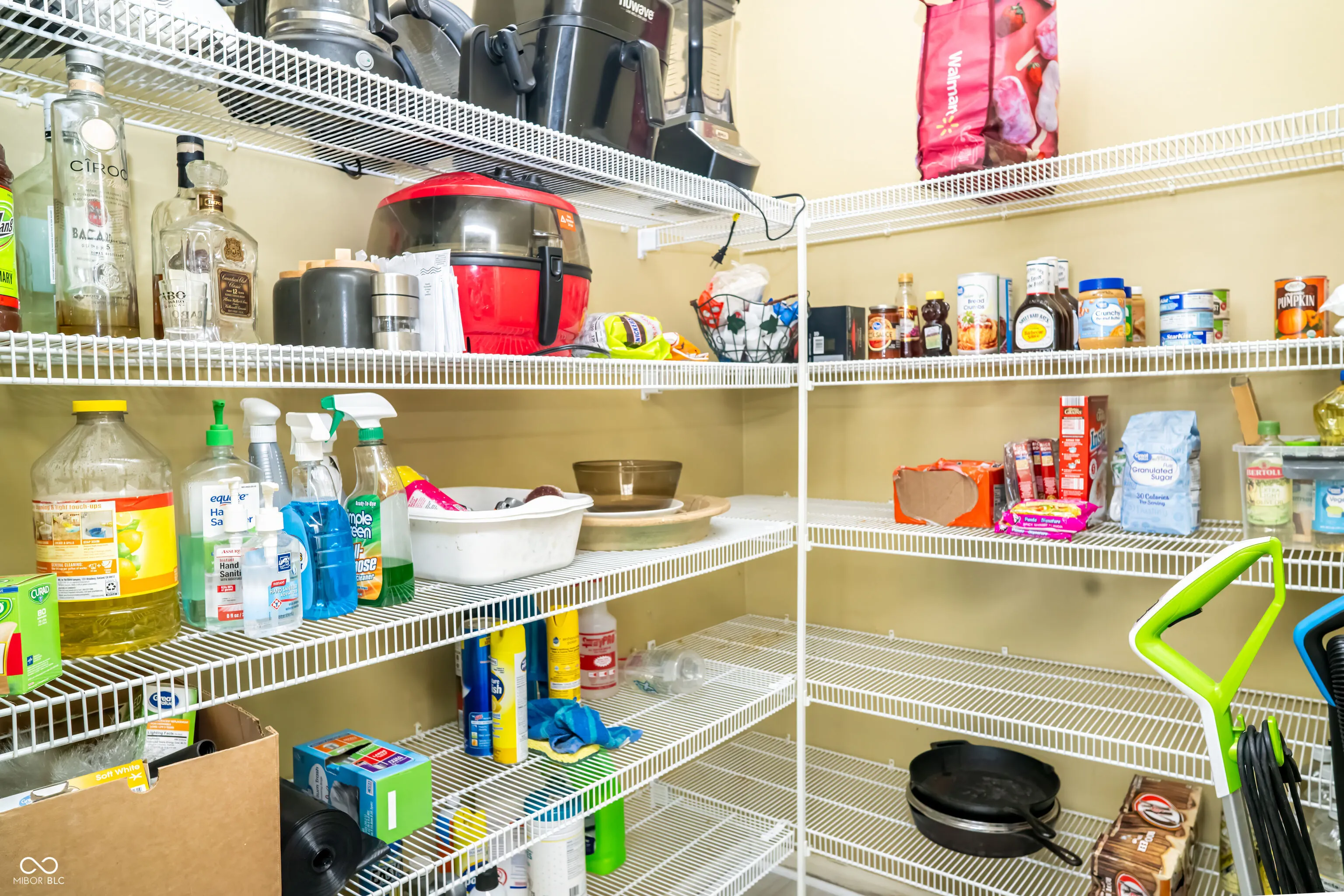 Indianapolis, Indiana 46221, United States, 3 Bedrooms Bedrooms, ,2 BathroomsBathrooms,Residential,Pending,34864