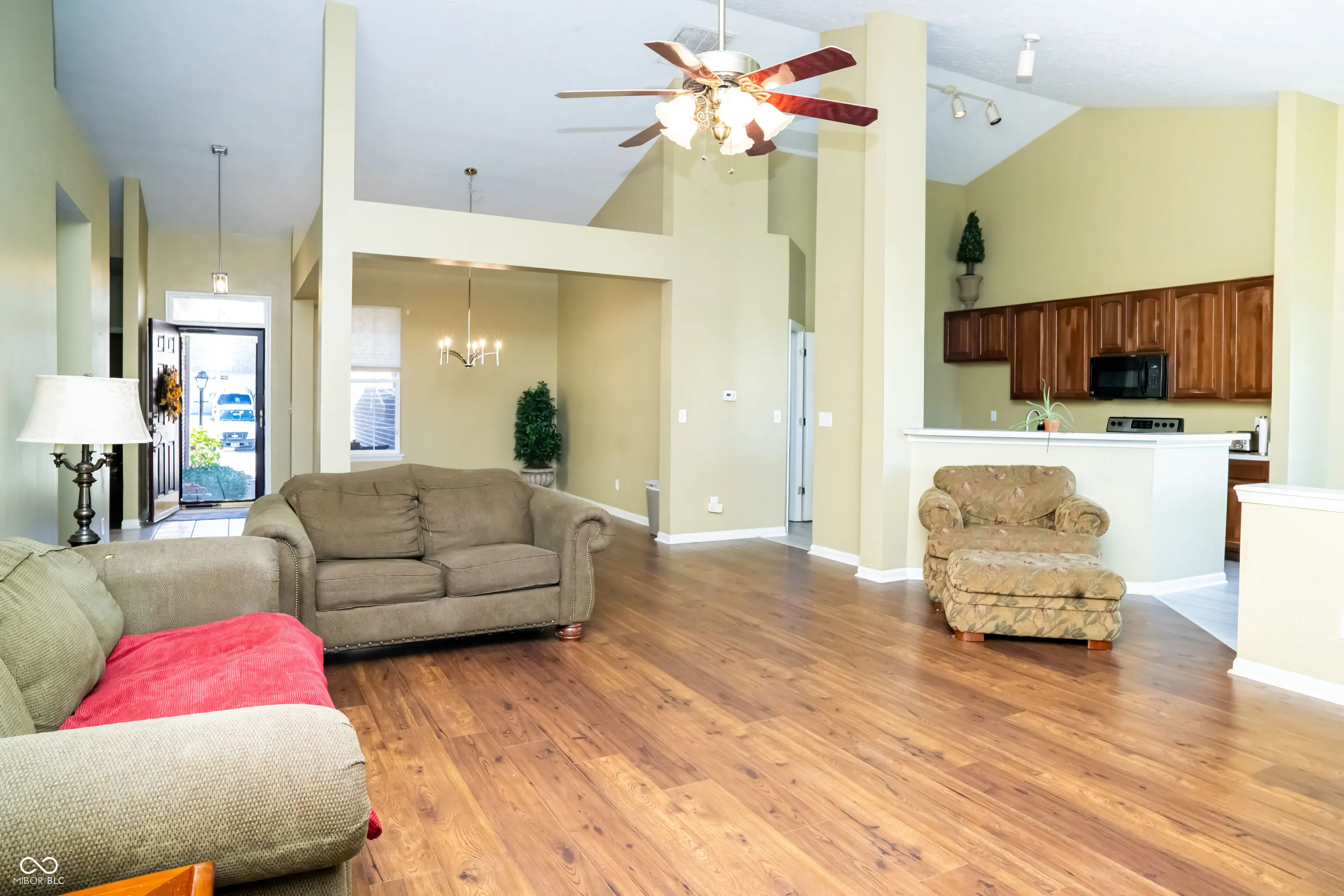 Indianapolis, Indiana 46221, United States, 3 Bedrooms Bedrooms, ,2 BathroomsBathrooms,Residential,Pending,34864