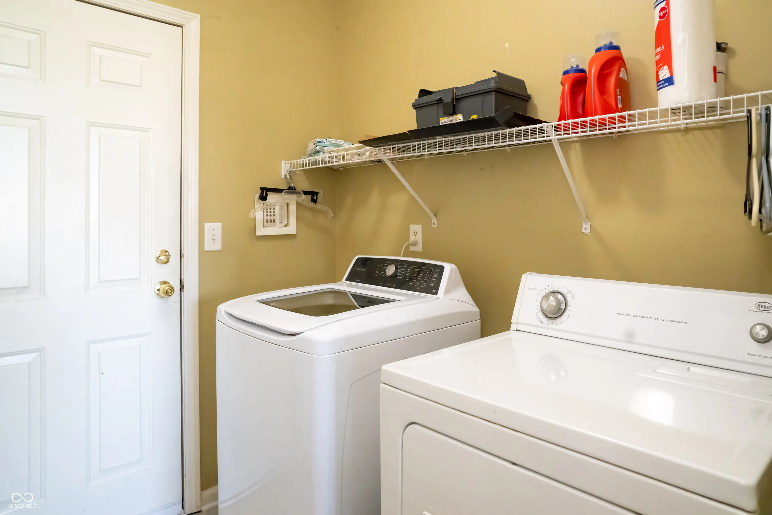 Indianapolis, Indiana 46221, United States, 3 Bedrooms Bedrooms, ,2 BathroomsBathrooms,Residential,Pending,34864