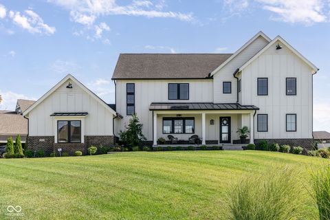 18331 Lakes End Court Westfield IN 46074