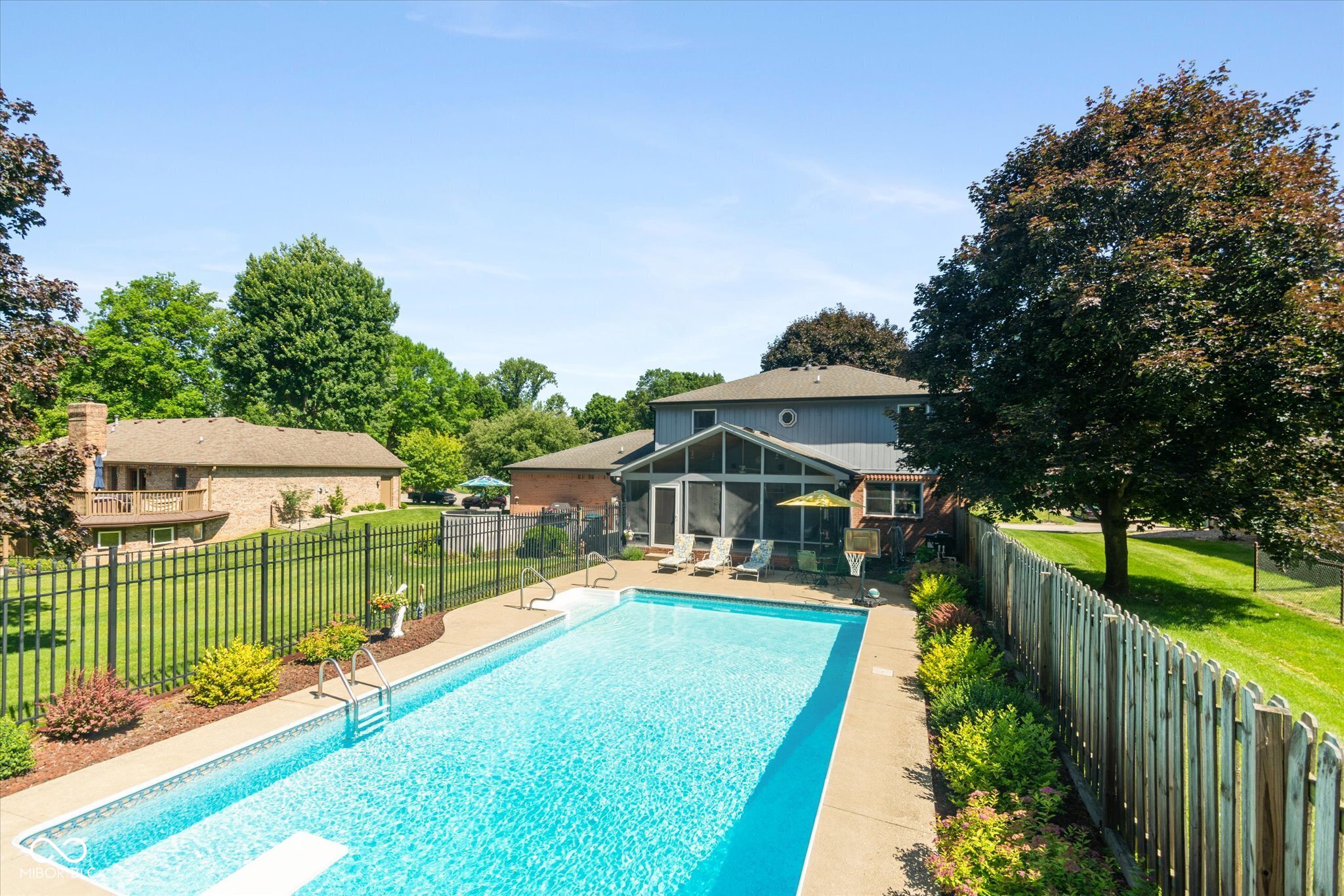 6589 Baron Court