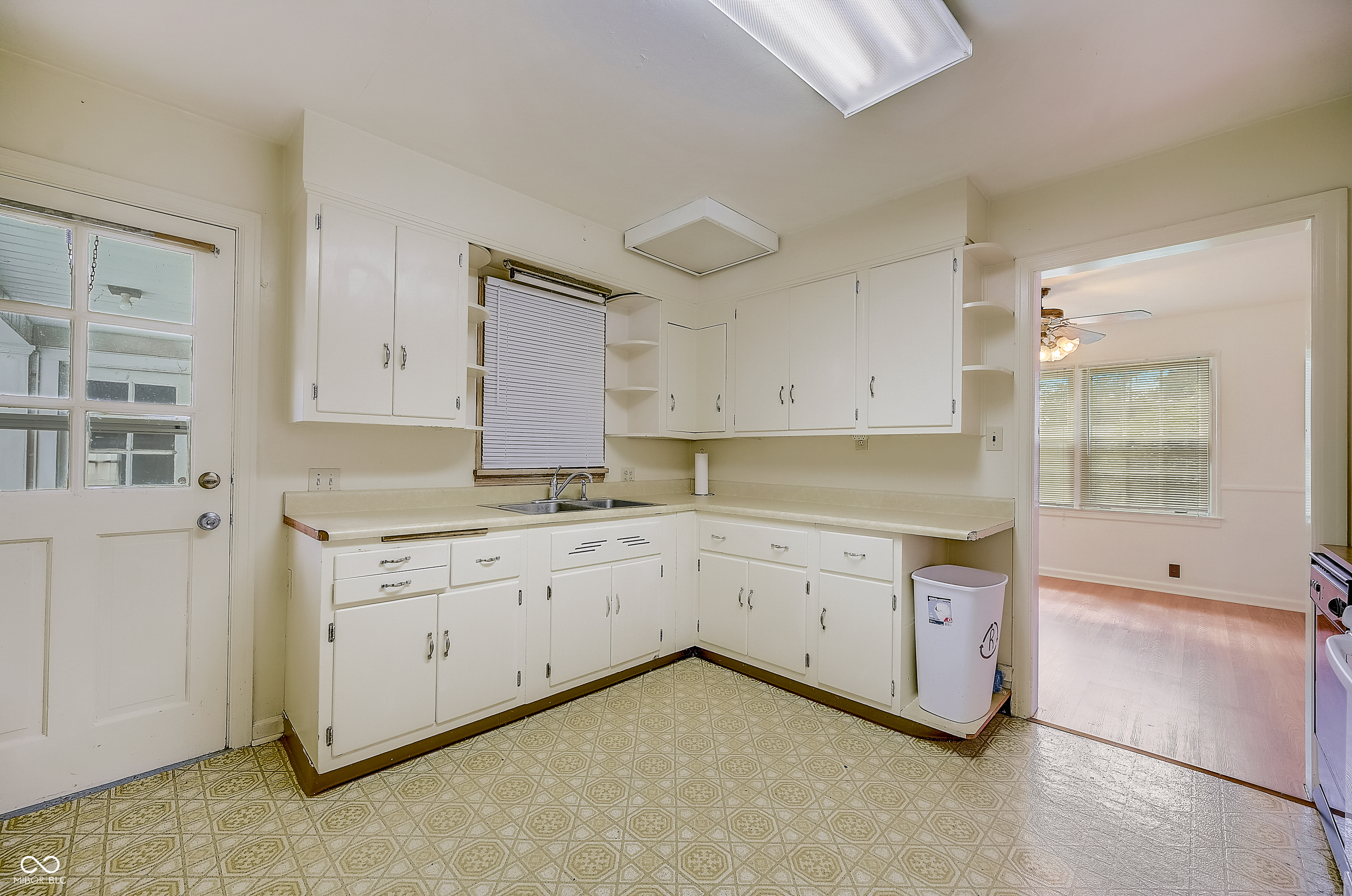 1117 W Ashland Avenue