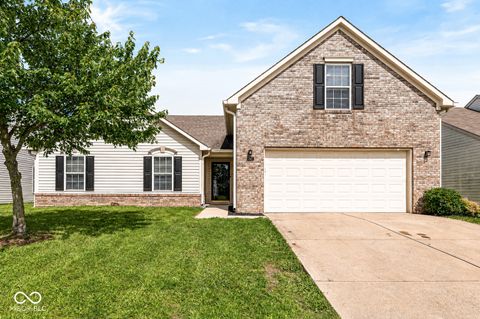 Photo of 2747 Foxbriar Place, Indianapolis, IN 46203 (MLS # 22104956)