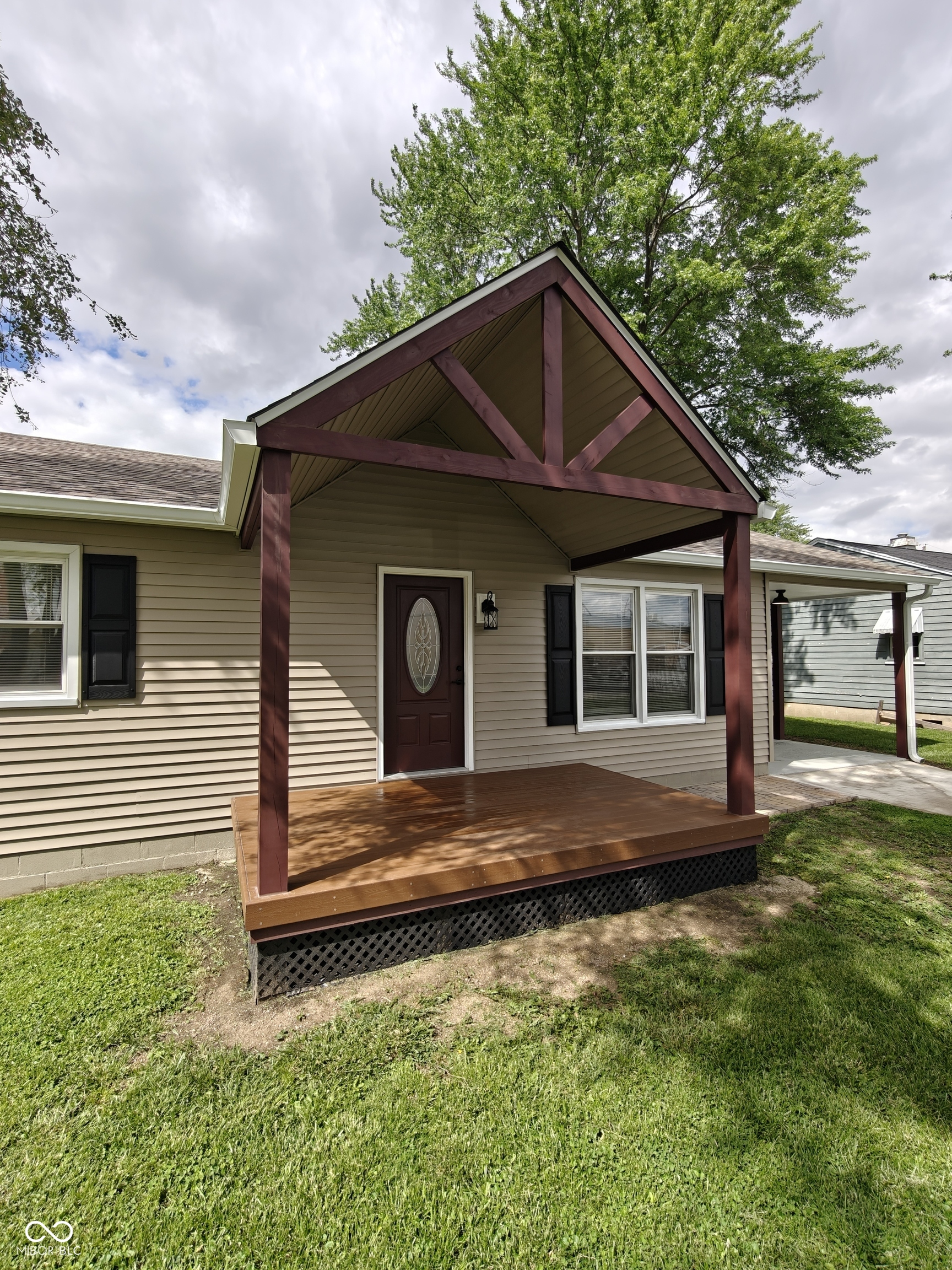 734 5th Street