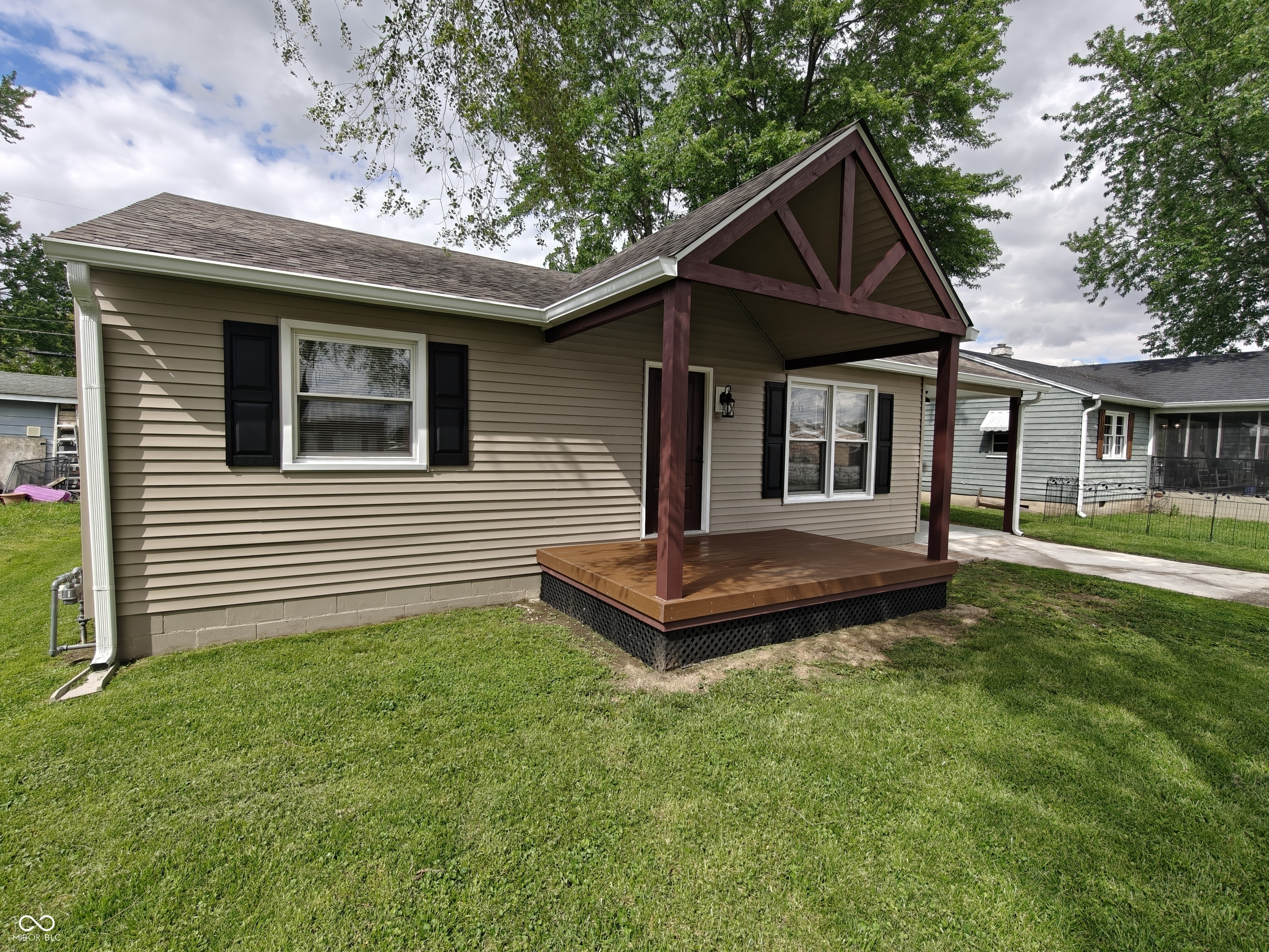 734 5th Street