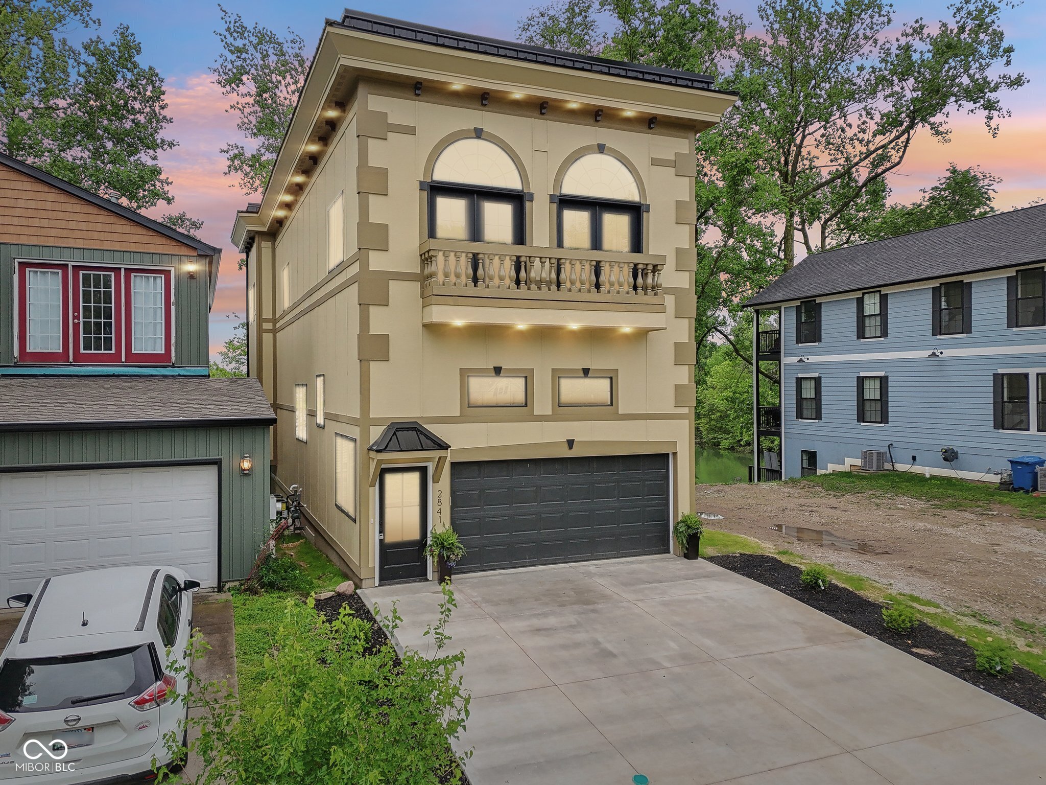 2841 Tropical Drive