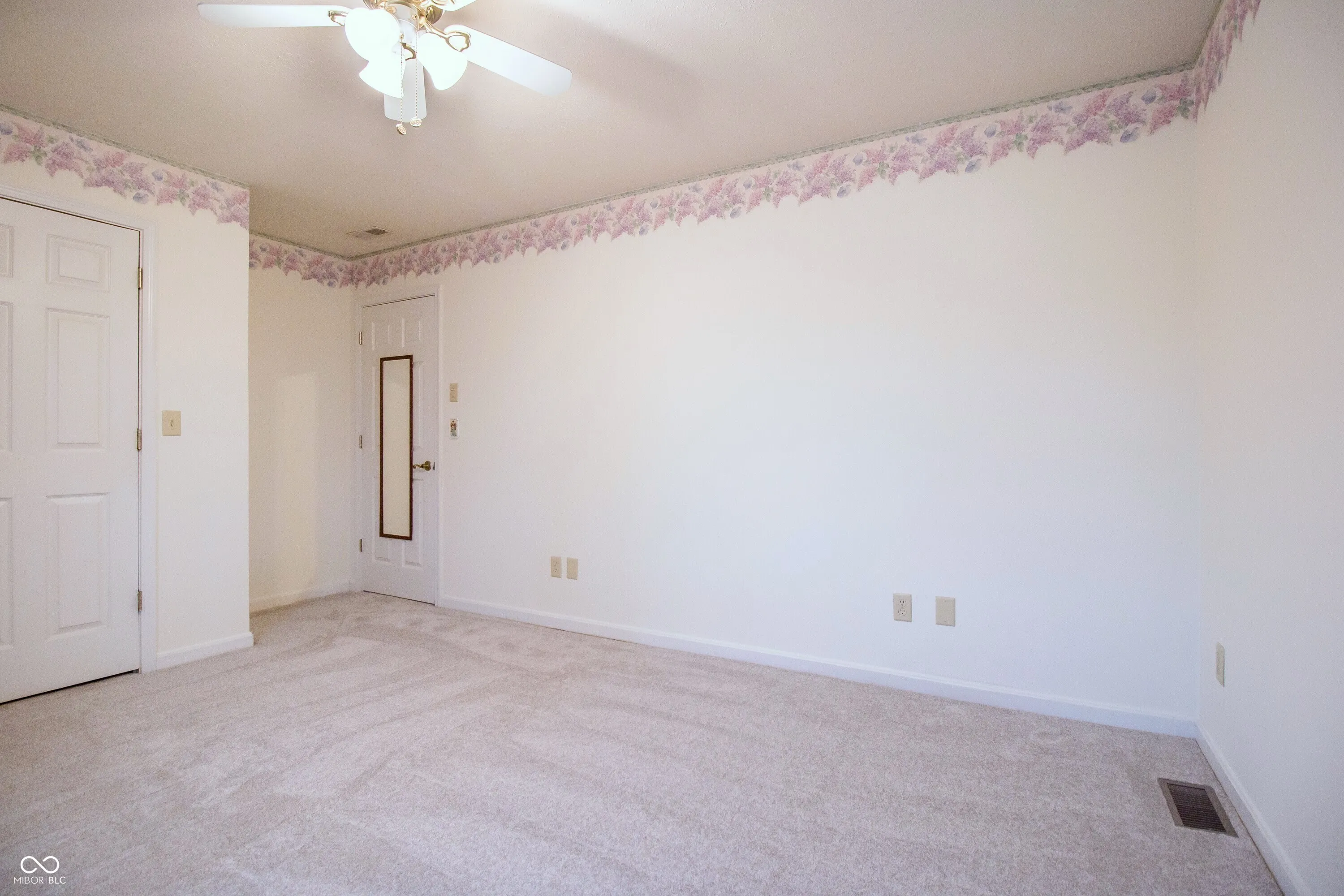 Scottsburg, Indiana 47170, United States, 3 Bedrooms Bedrooms, ,3 BathroomsBathrooms,Residential,Pending,11401