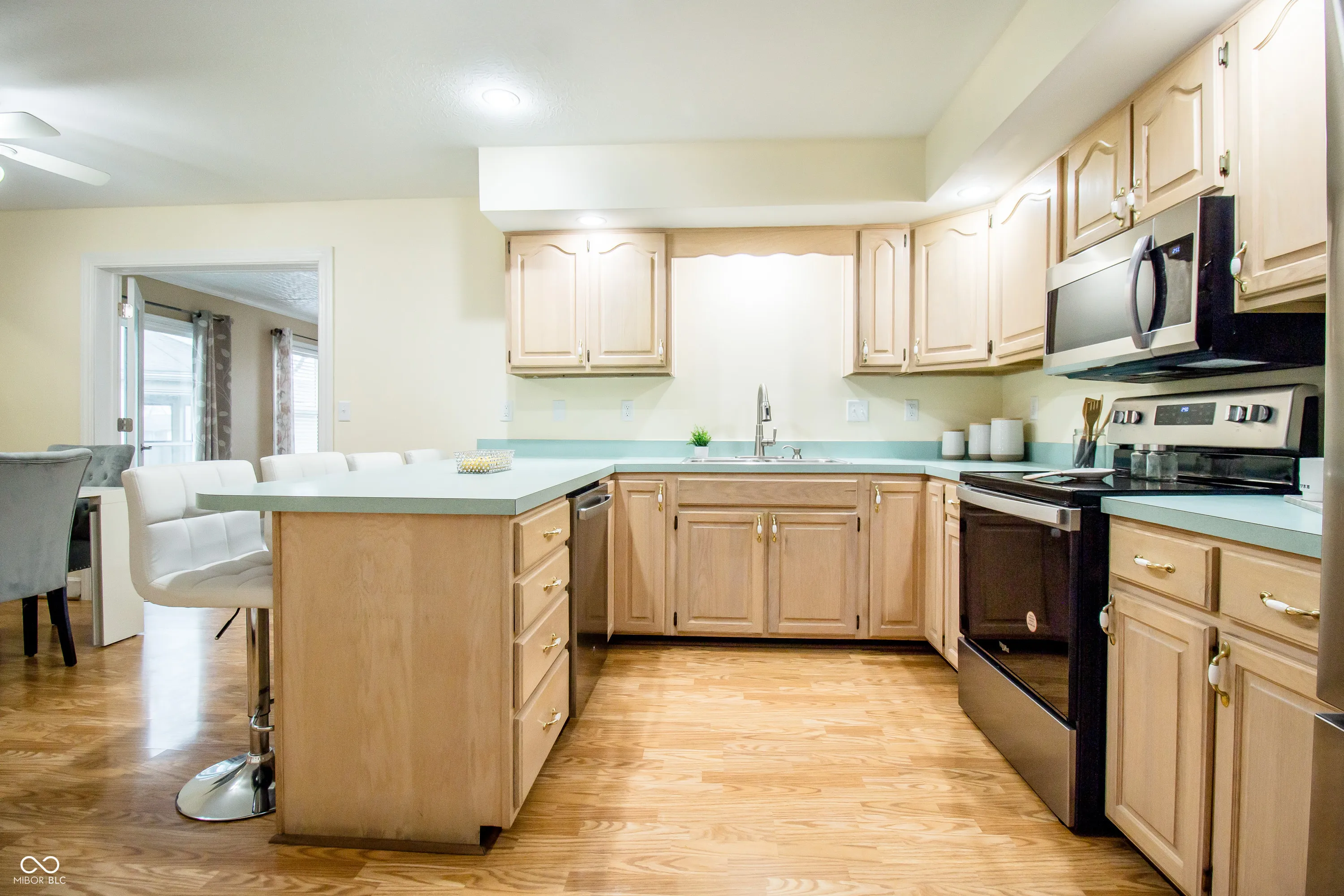 Scottsburg, Indiana 47170, United States, 3 Bedrooms Bedrooms, ,3 BathroomsBathrooms,Residential,Pending,11401