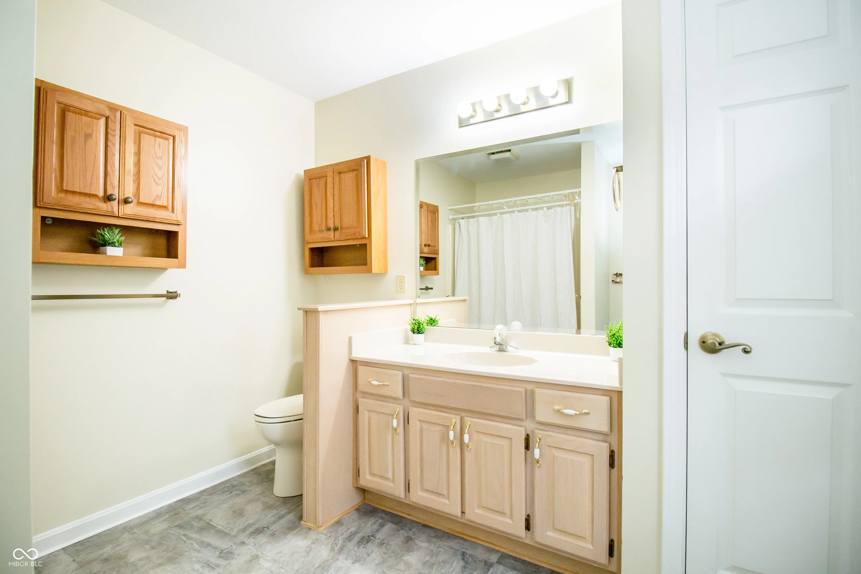 Scottsburg, Indiana 47170, United States, 3 Bedrooms Bedrooms, ,3 BathroomsBathrooms,Residential,Pending,11401