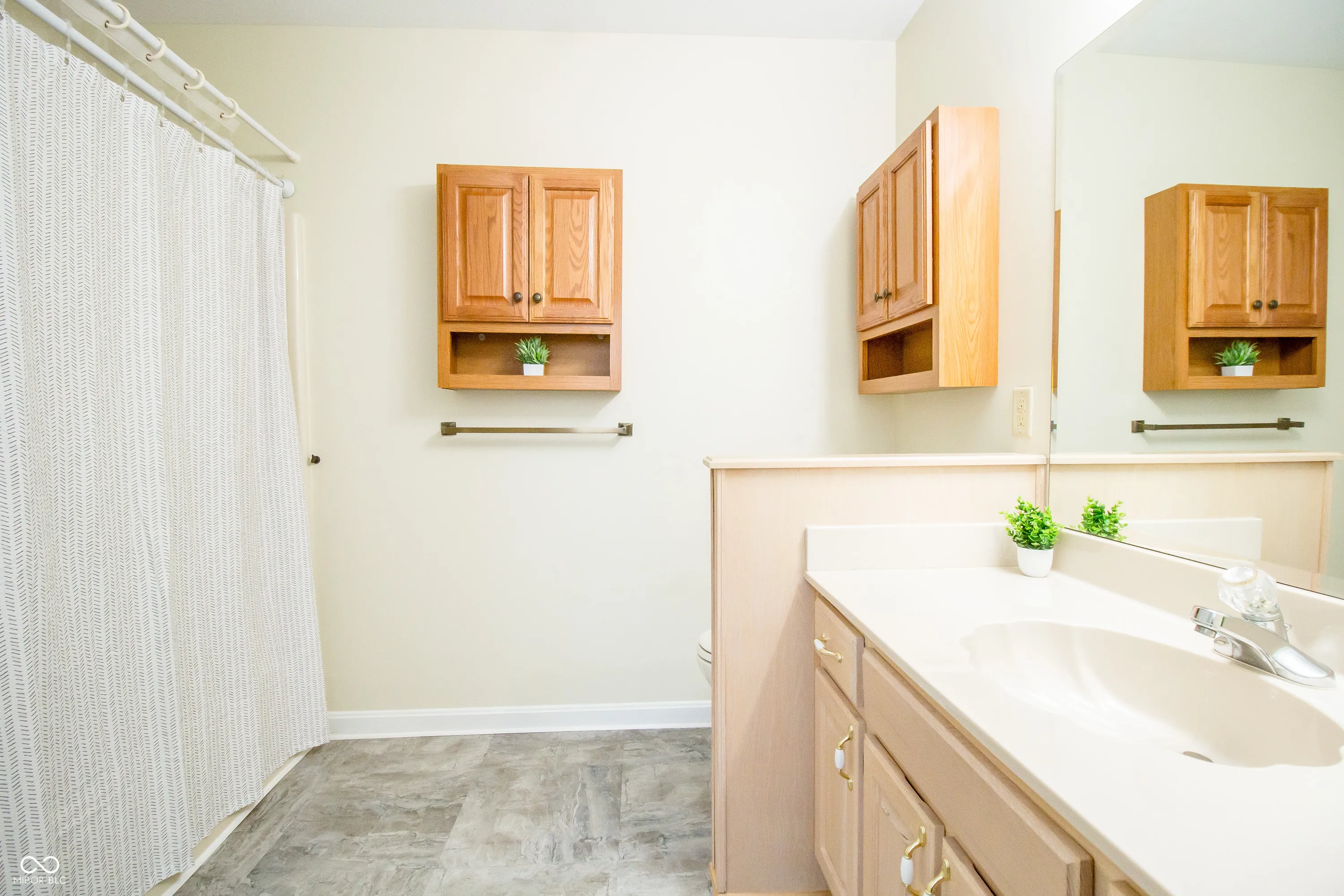 Scottsburg, Indiana 47170, United States, 3 Bedrooms Bedrooms, ,3 BathroomsBathrooms,Residential,Pending,11401