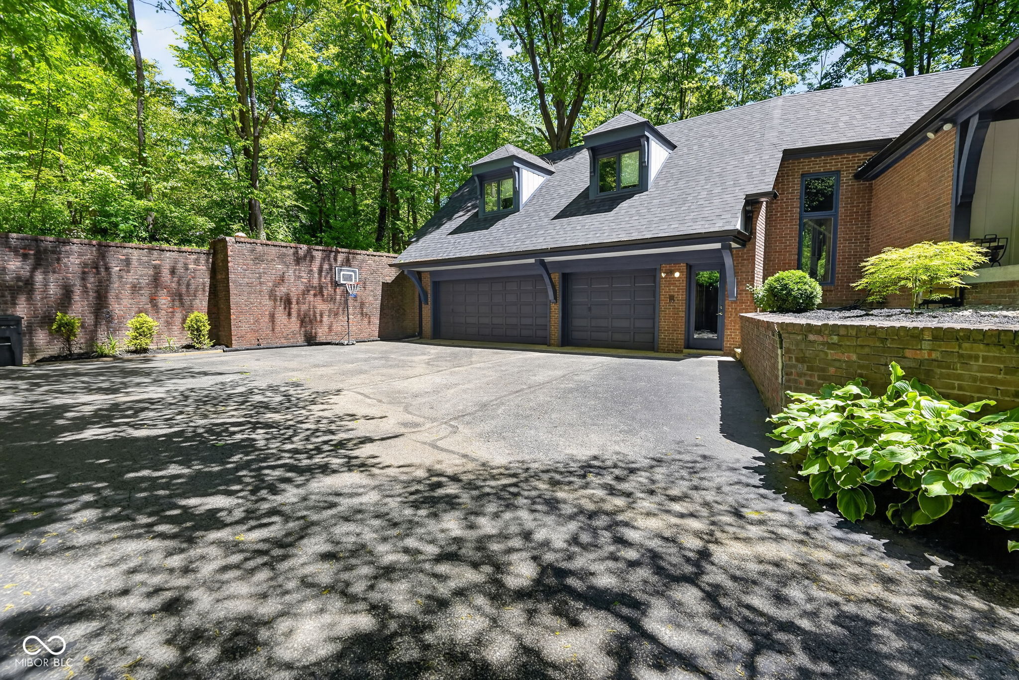 845 Sugarbush Ridge