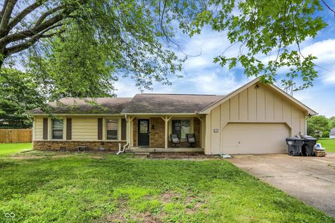 Photo of 10 Tarry Court, Greenwood, IN 46142 (MLS # 22050818)