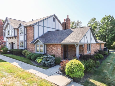 Photo of 449 Camby Court, Greenwood, IN 46142 (MLS # 22124348)