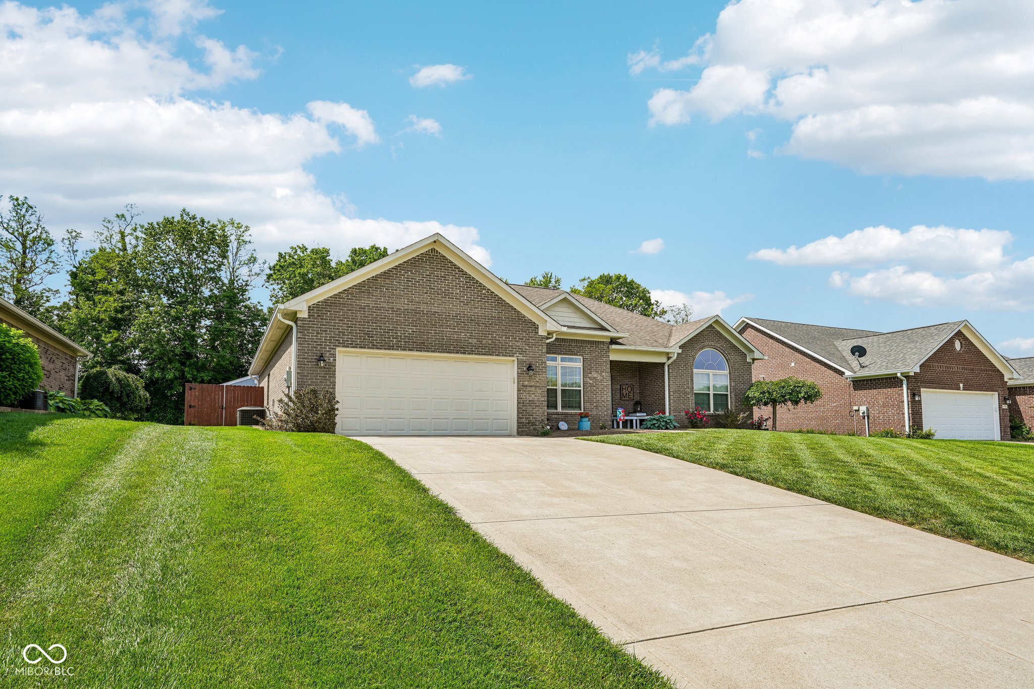 4911 E Daisy Lane