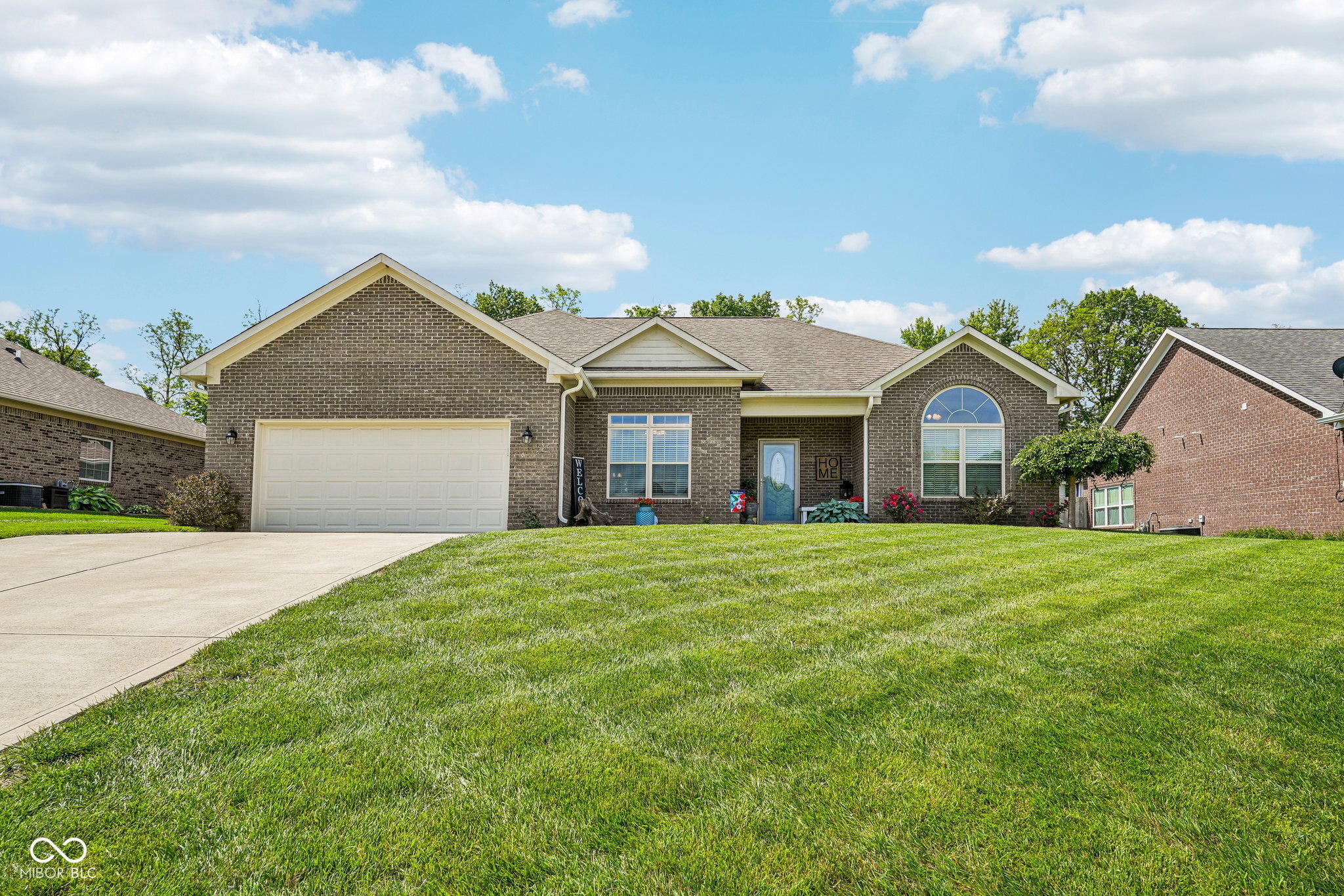 4911 E Daisy Lane