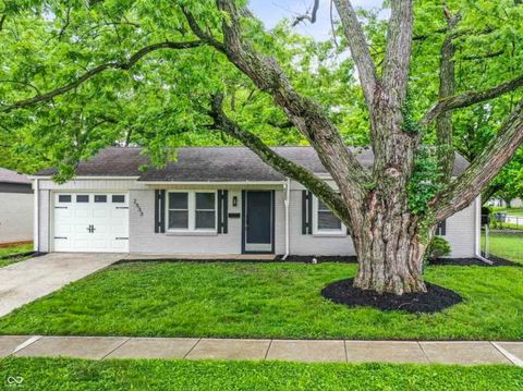 Photo of 2533 Aurie Drive, Indianapolis, IN 46219 (MLS # 22100415)