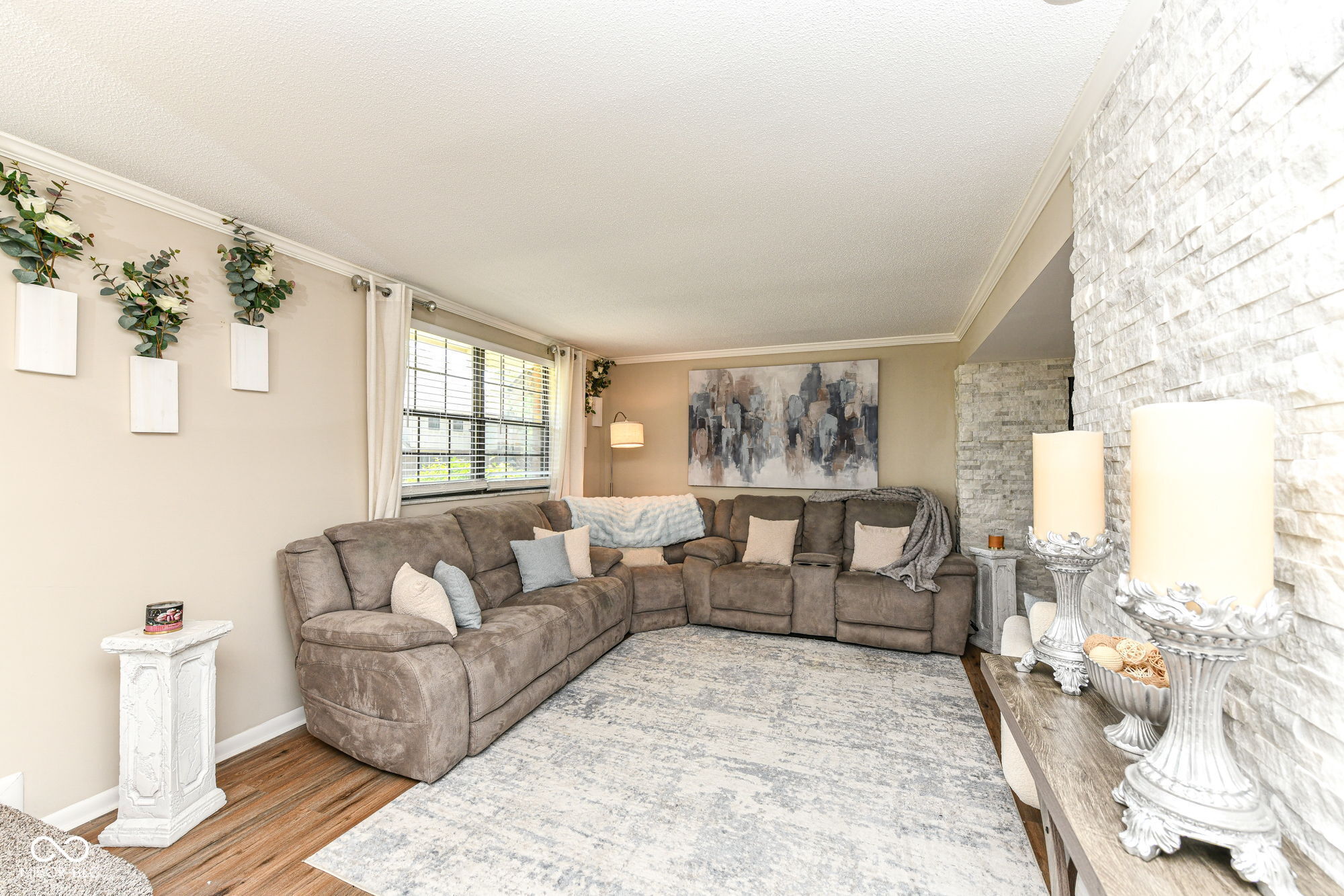 8123 Bromley Place