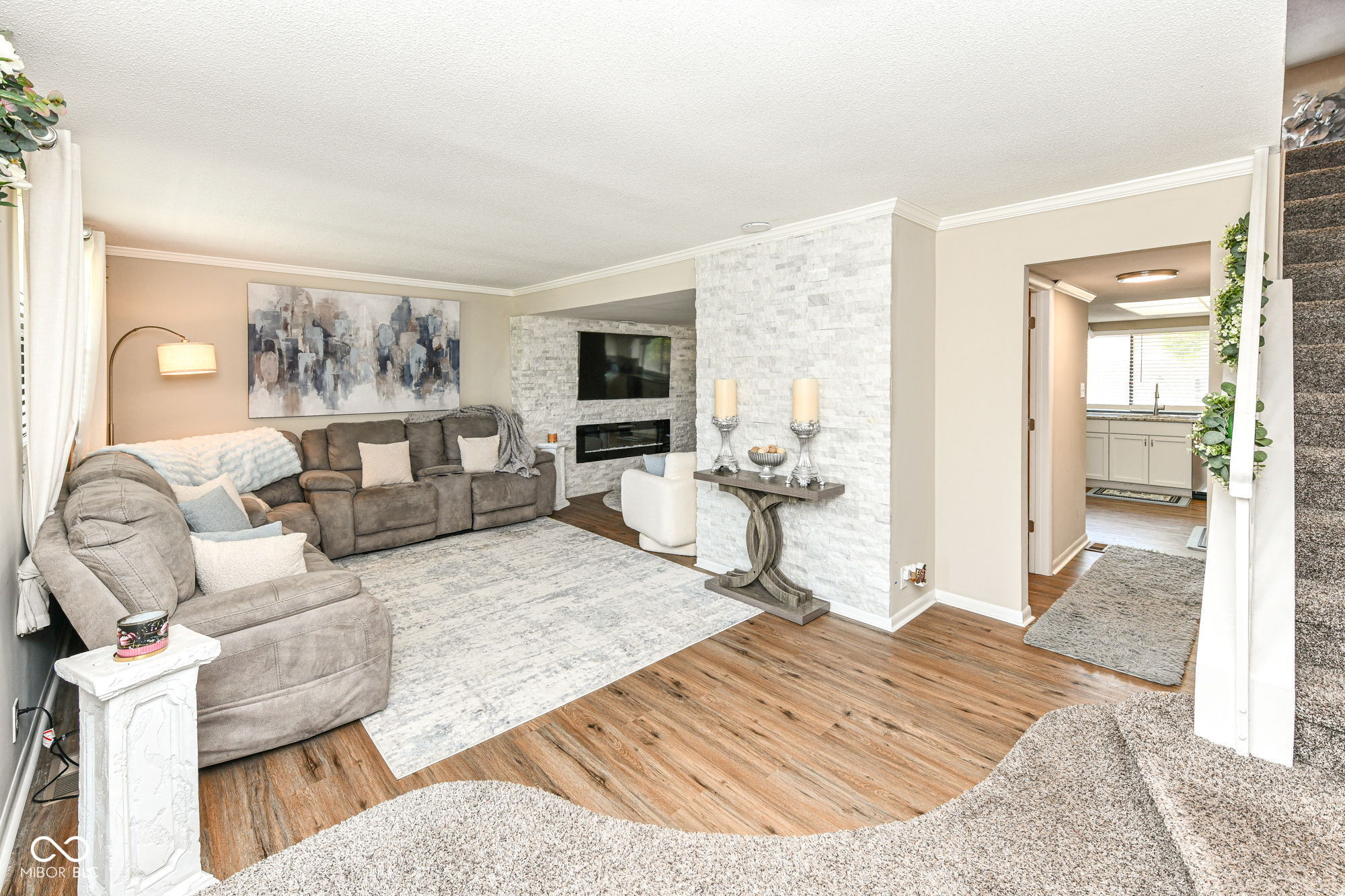 8123 Bromley Place