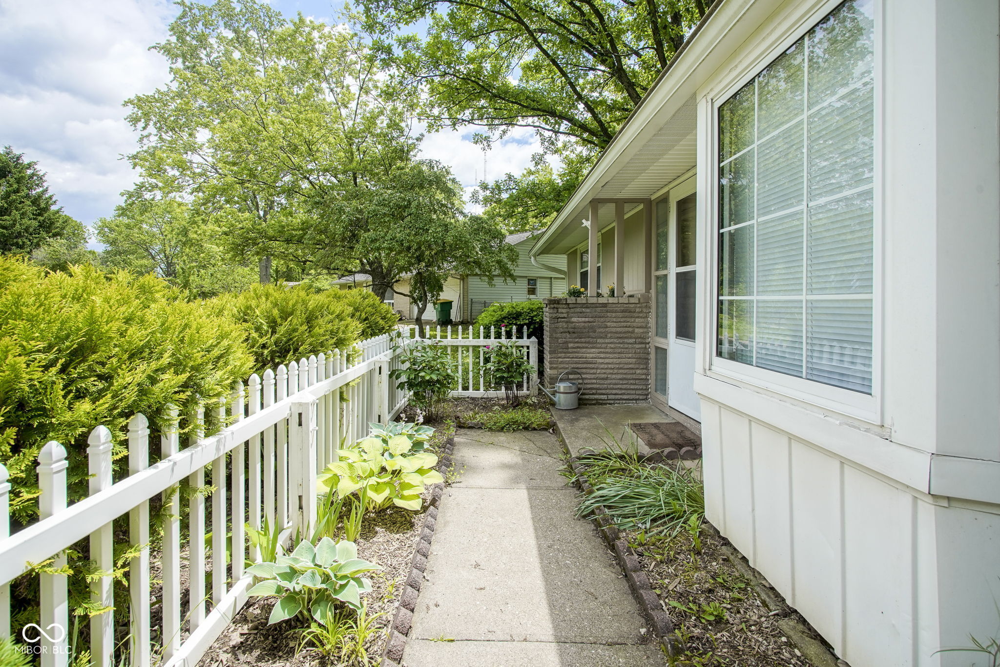 2807 Westleigh Drive