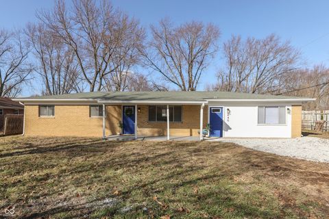 Photo of 640 W Stop 11 Road, Indianapolis, IN 46217 (MLS # 22085132)