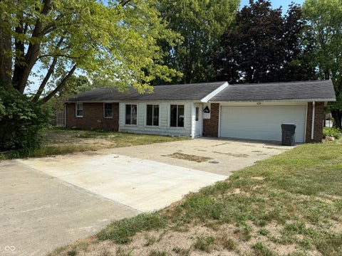 Photo of 1605 S Longwood Drive, Alexandria, IN 46001 (MLS # 22124547)